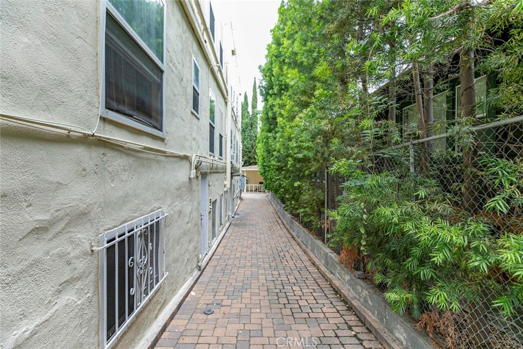 Los Angeles, California, 90029, United States, ,Residential,For Sale,1940397