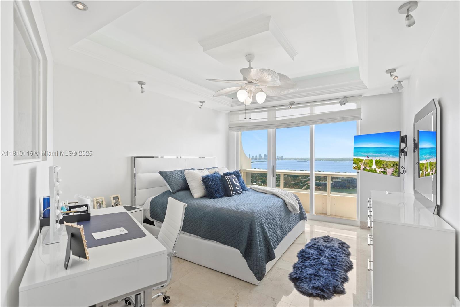 Miami Beach, Florida, 33140, United States, 2 Bedrooms Bedrooms, ,2 BathroomsBathrooms,Residential,For Sale,1838386