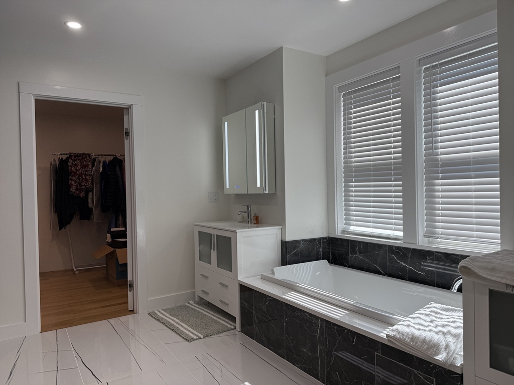 Norwood, Massachusetts, 02062, United States, 4 Bedrooms Bedrooms, ,3 BathroomsBathrooms,Residential,For Sale,1941019