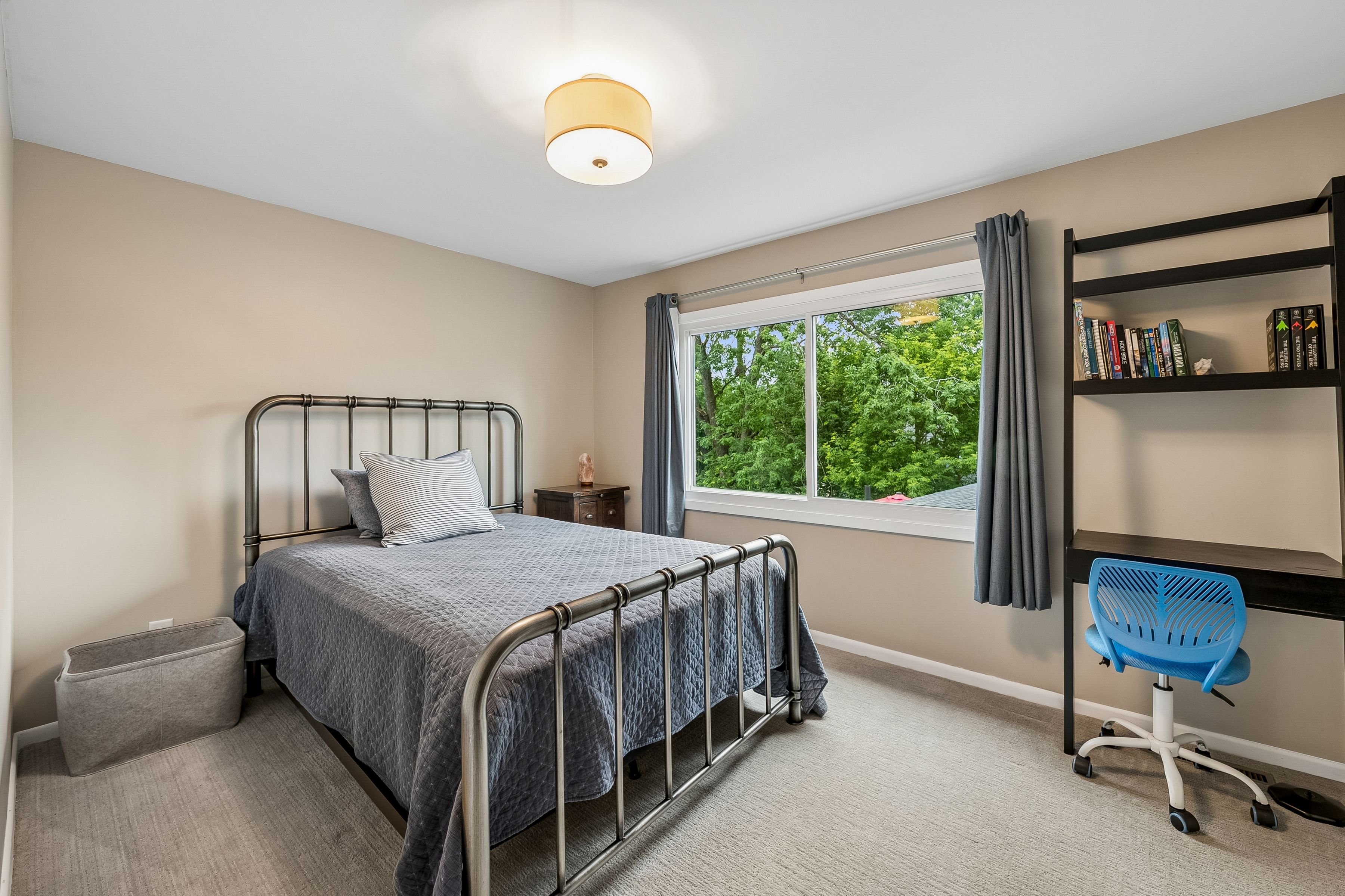  Beautifully Renovated in Coveted Chowen Park - 物件實景
