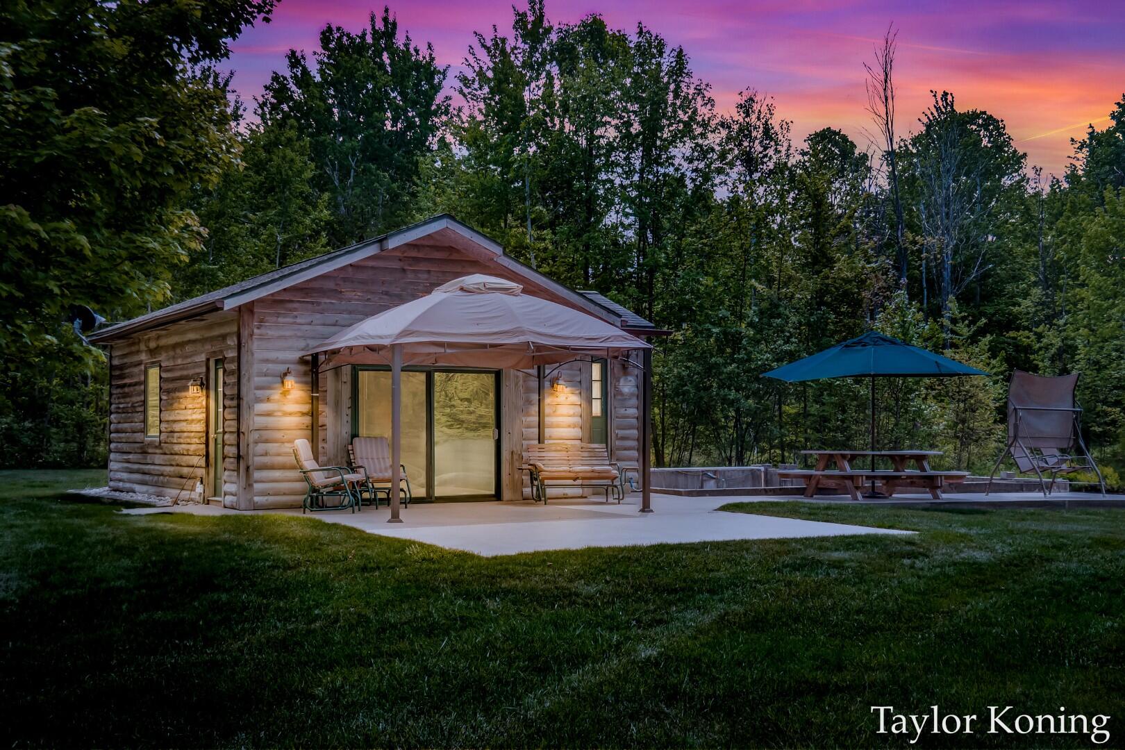 Hart, Michigan, 49420, United States, 2 Bedrooms Bedrooms, ,2 BathroomsBathrooms,Residential,For Sale,1949749