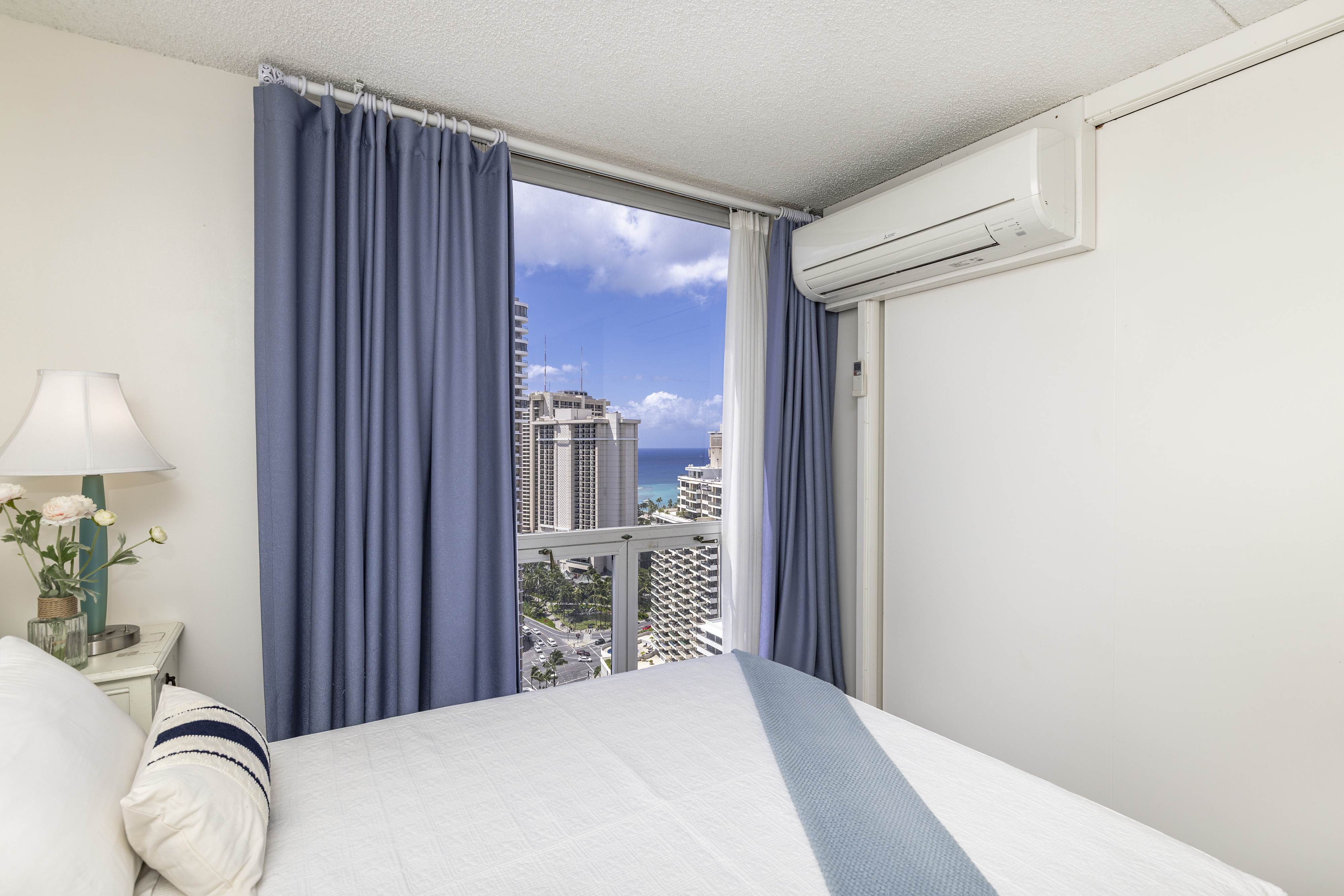 Honolulu, Hawaii, 96815, United States, 2 Bedrooms Bedrooms, ,2 BathroomsBathrooms,Residential,For Sale,1980604