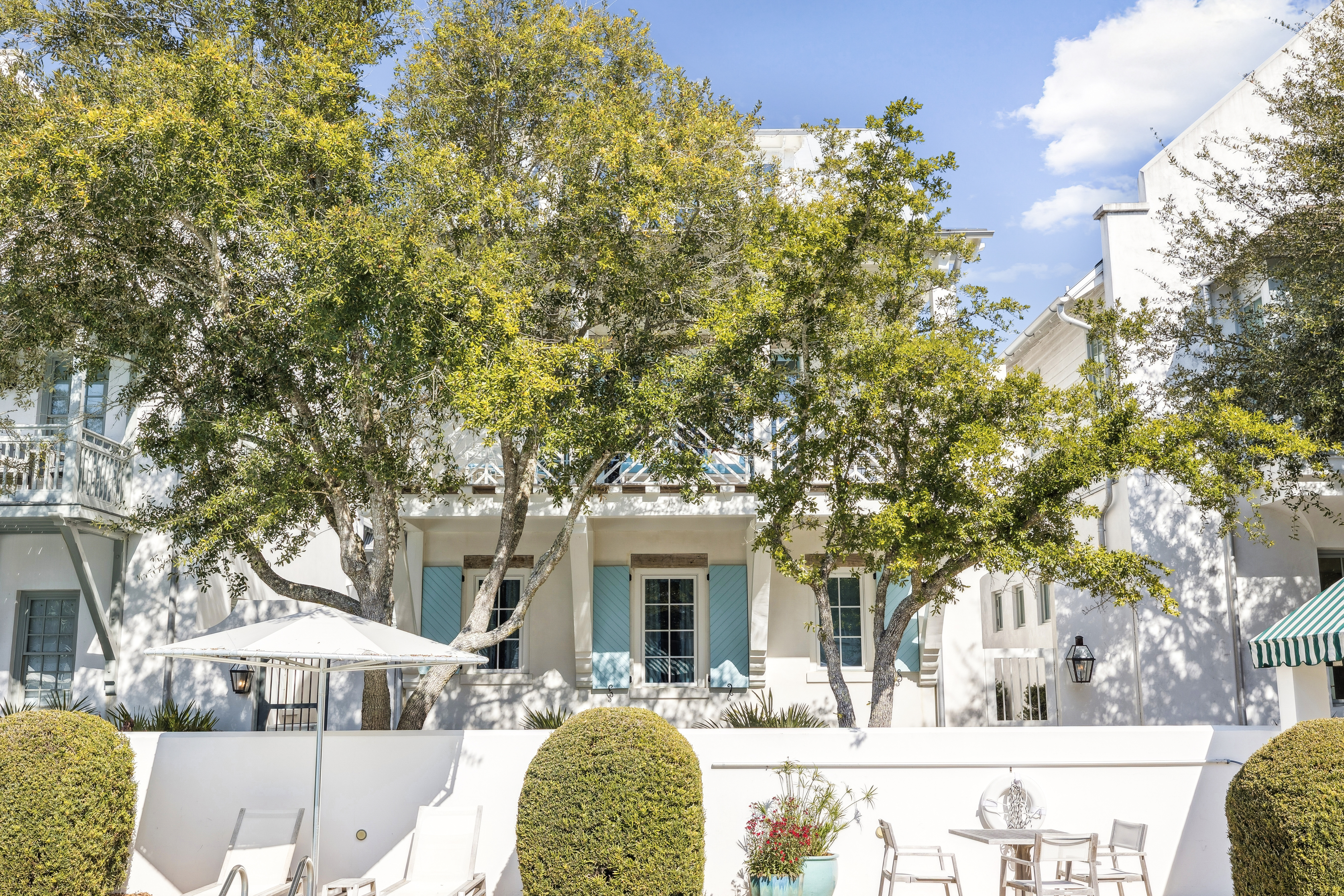  Never-Rented Home With Carriage House Overlooking Community Pool - 物件實景