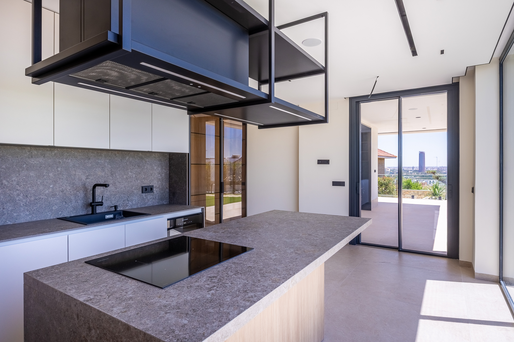  Newly built house with garden, pool, and open views over Seville - 物件實景