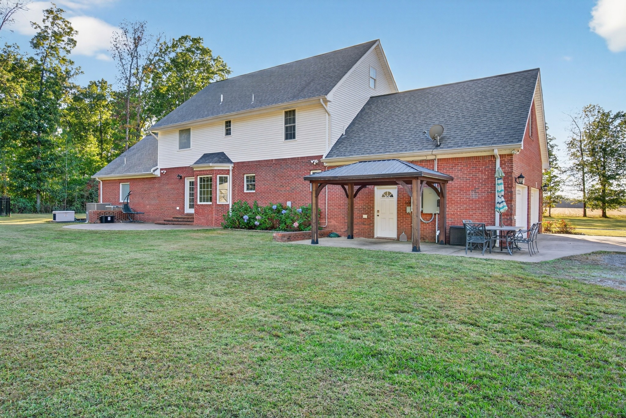 Puryear, Tennessee, 38251, United States, 4 Bedrooms Bedrooms, ,4 BathroomsBathrooms,Residential,For Sale,1981229