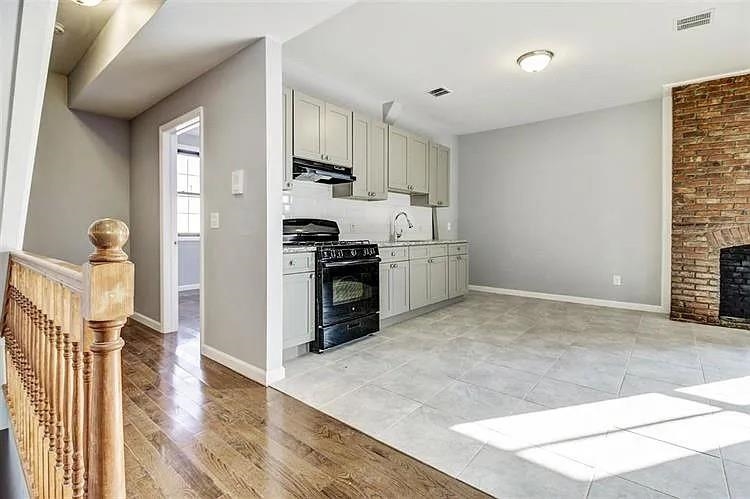 Jc, Bergen-lafayett, New Jersey, 07304, United States, 9 Bedrooms Bedrooms, ,4 BathroomsBathrooms,Residential,For Sale,1974034