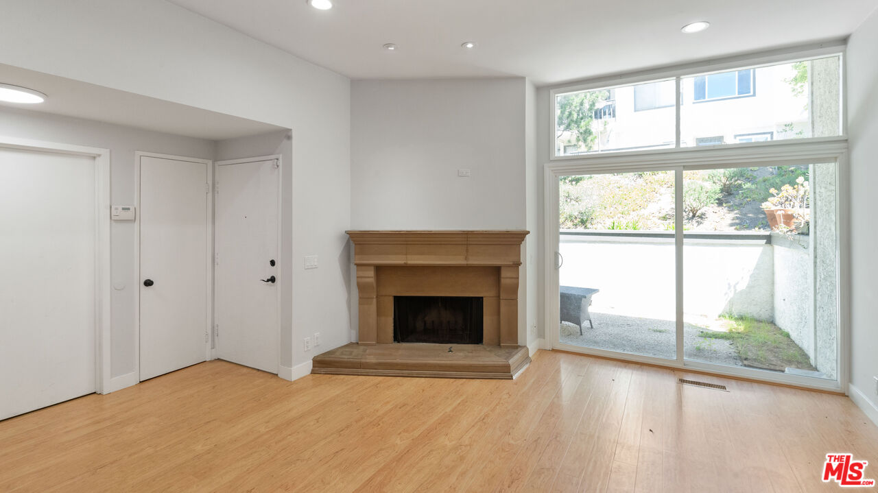 Pacific Palisades, California, 90272, United States, 2 Bedrooms Bedrooms, ,3 BathroomsBathrooms,Residential,For Sale,1950825