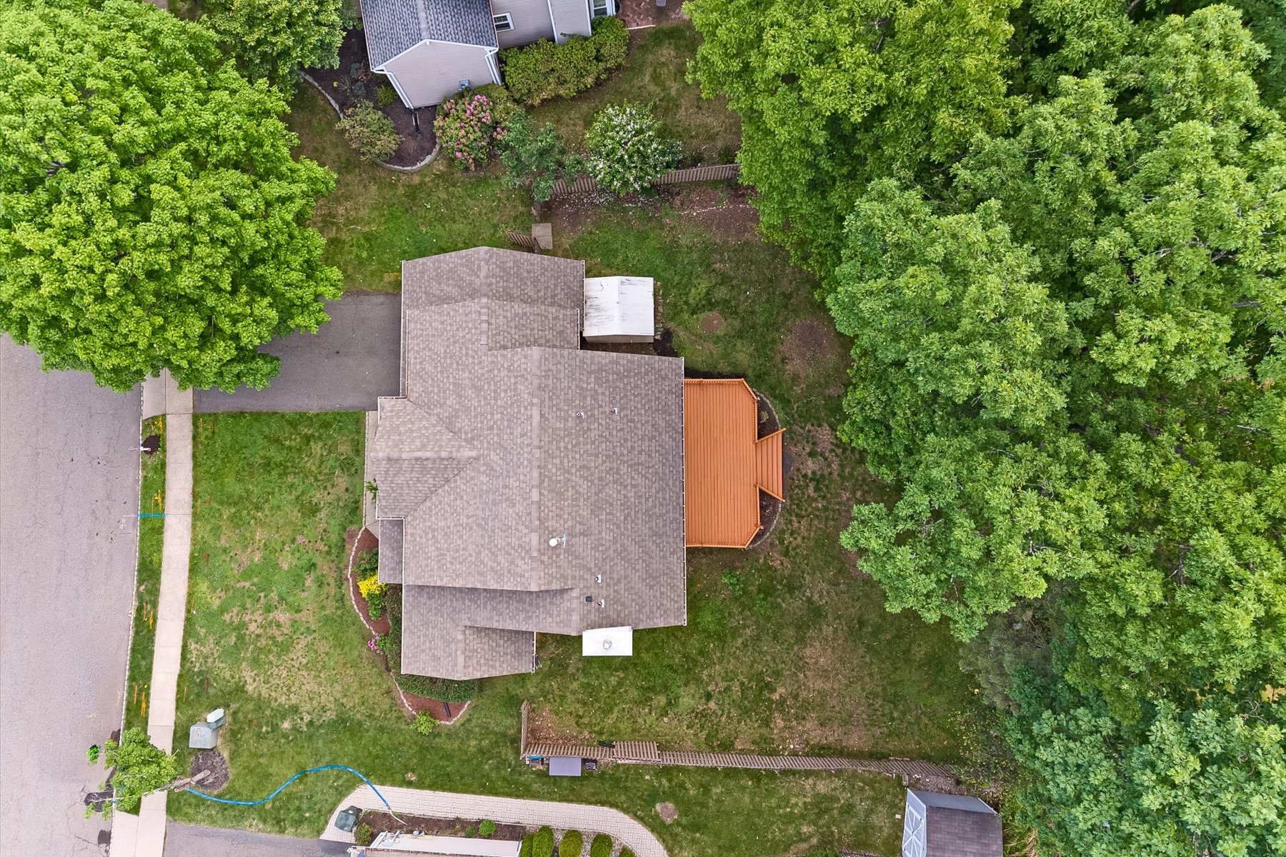  ?Country Oaks? Colonial Home Provides Comfort and Space in a Great Location - 物件實景