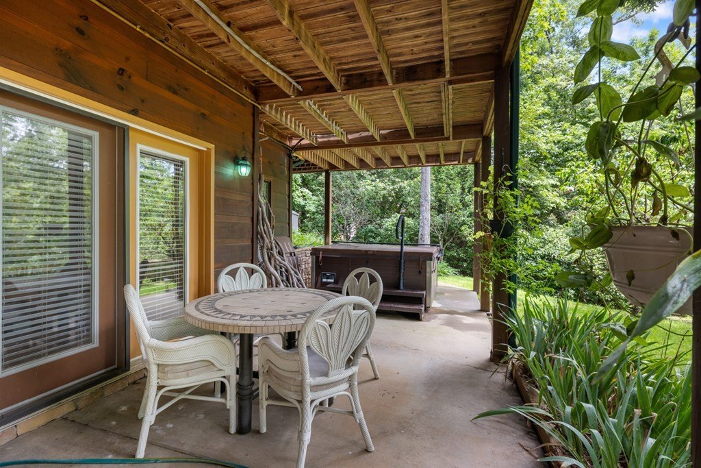 Blairsville, Georgia, 30512, United States, 3 Bedrooms Bedrooms, ,4 BathroomsBathrooms,Residential,For Sale,1895292