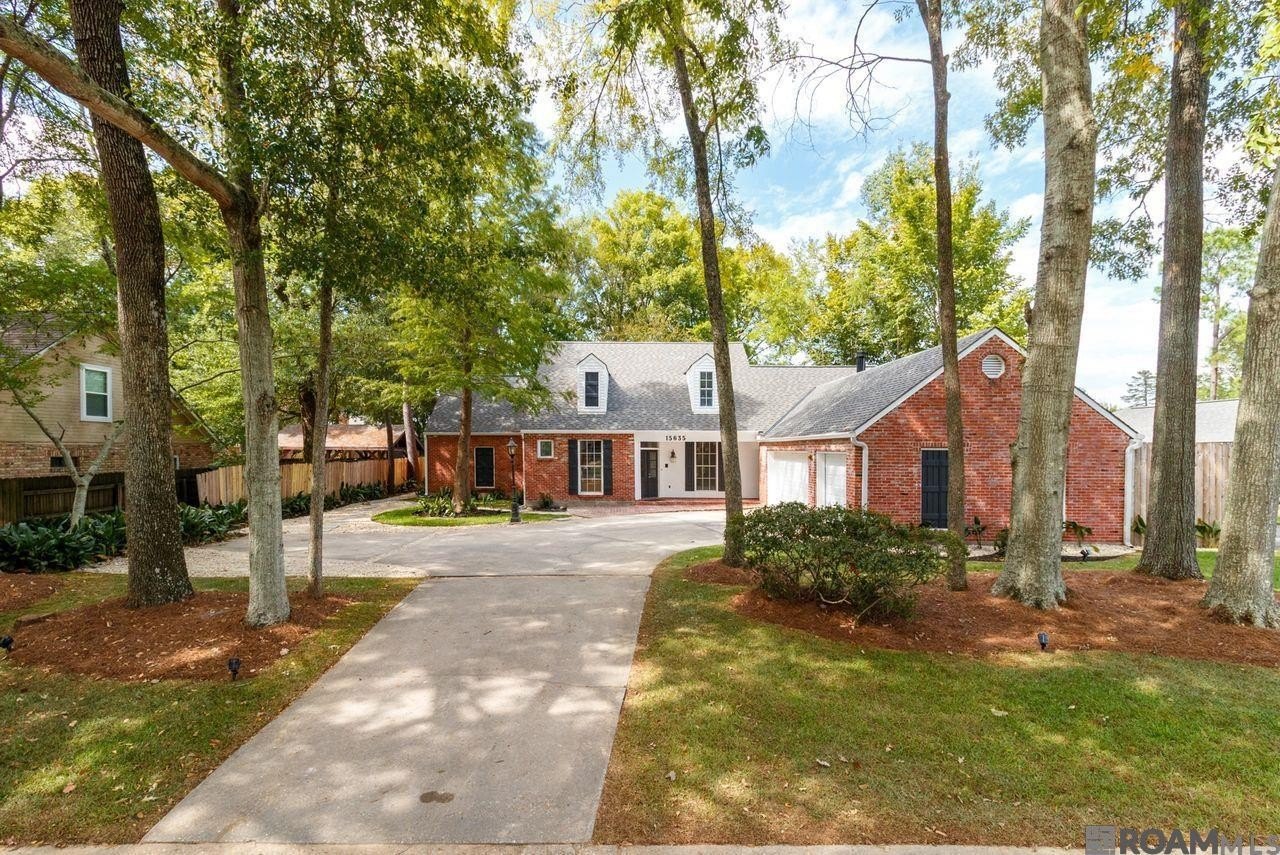 Baton Rouge, Louisiana, 70817, United States, 5 Bedrooms Bedrooms, ,4 BathroomsBathrooms,Residential,For Sale,1984389