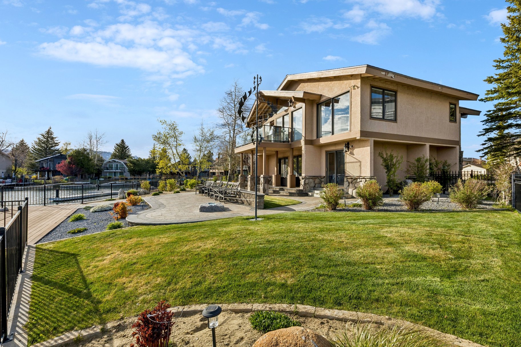  Lake Living in the Tahoe Keys includes Large dock, Party Deck and Views - 物件實景