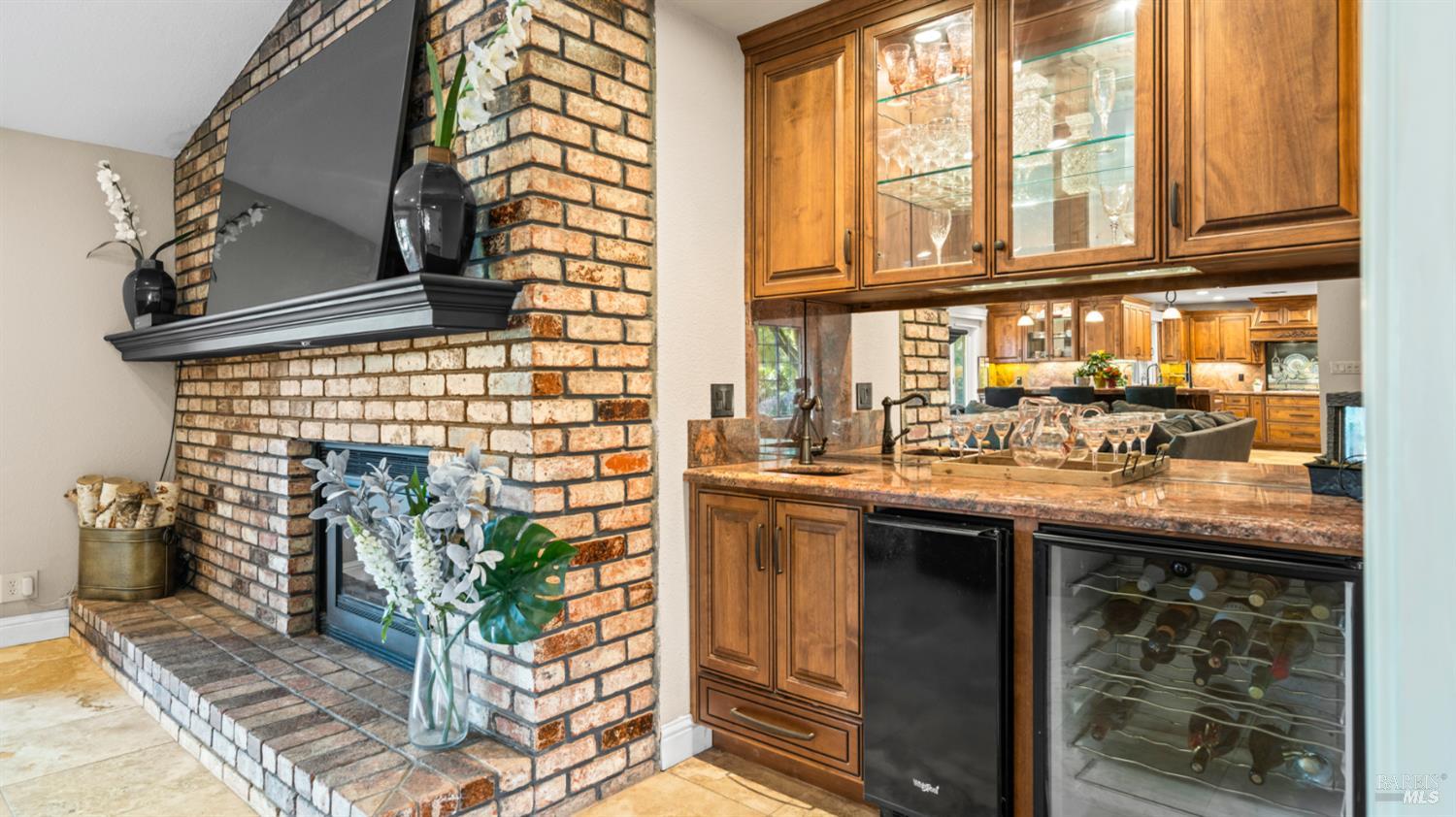 Vacaville, California, 95688, United States, 4 Bedrooms Bedrooms, ,2 BathroomsBathrooms,Residential,For Sale,1857826