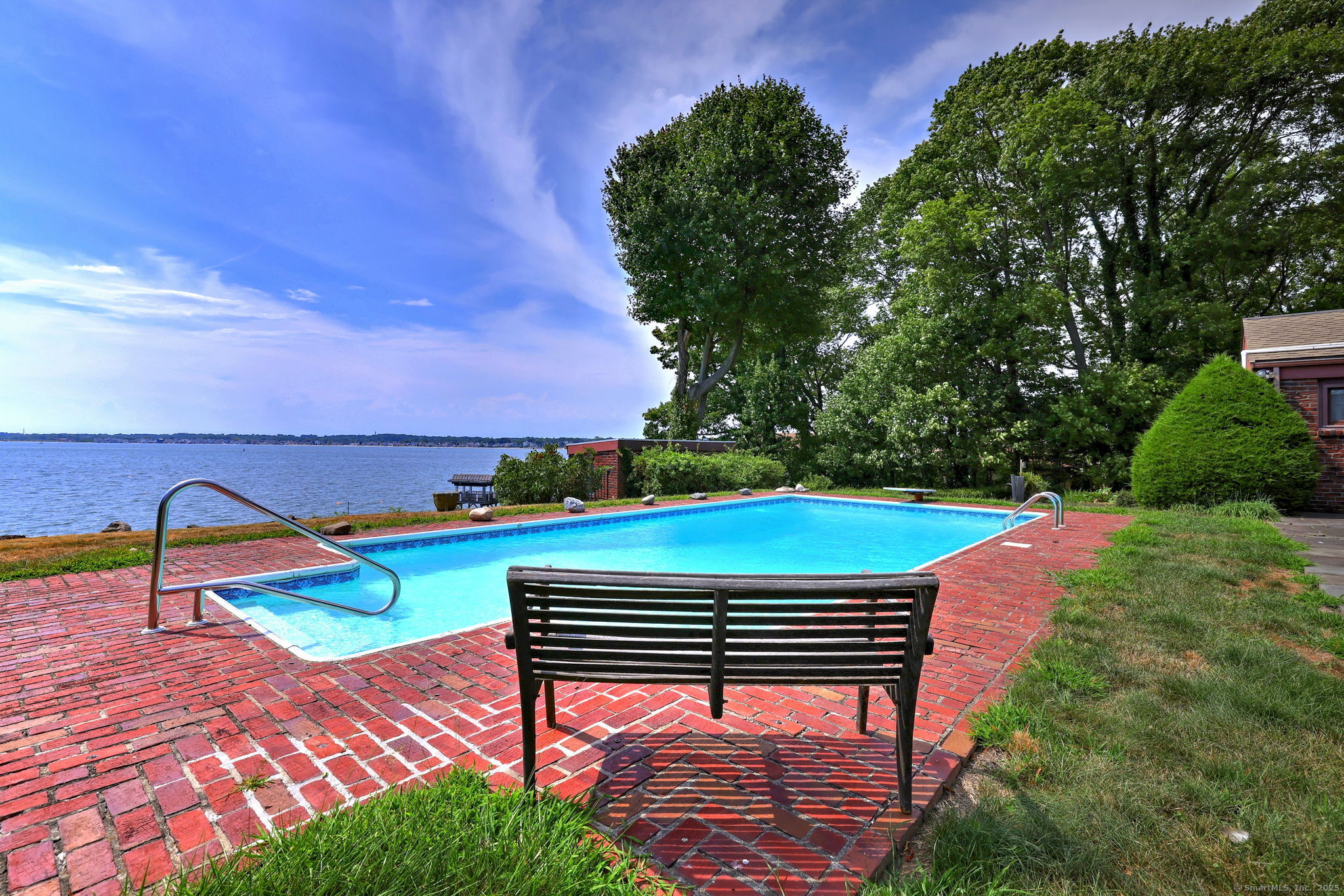 Milford, Connecticut, 06460, United States, 3 Bedrooms Bedrooms, ,2 BathroomsBathrooms,Residential,For Sale,1918107