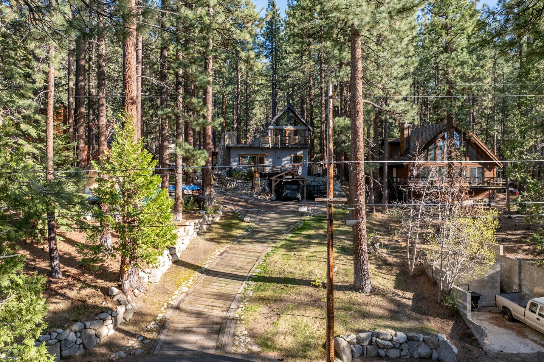  Turnkey Tahoe Retreat Backing to National Forest  Fully Remodeled & Furnish - 物件實景