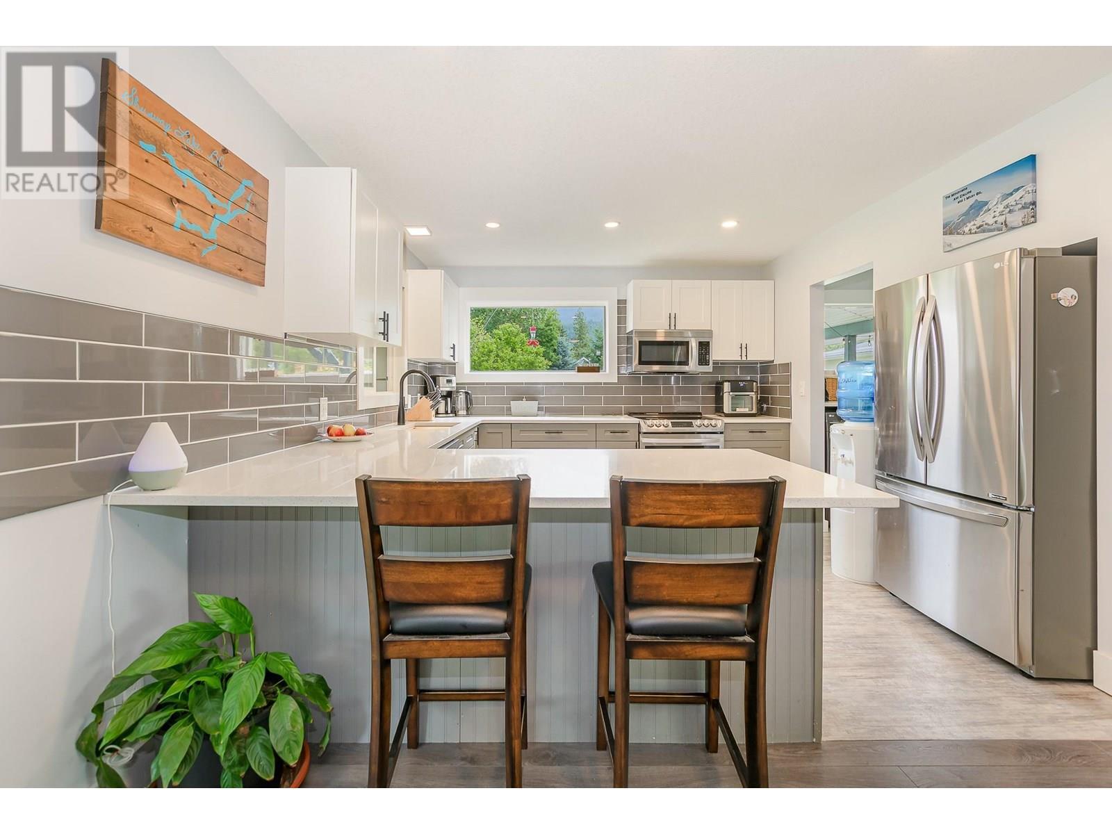 SICAMOUS, British Columbia, V0E 2V4, CA, 3 Bedrooms Bedrooms, ,2 BathroomsBathrooms,Residential,For Sale,1903862