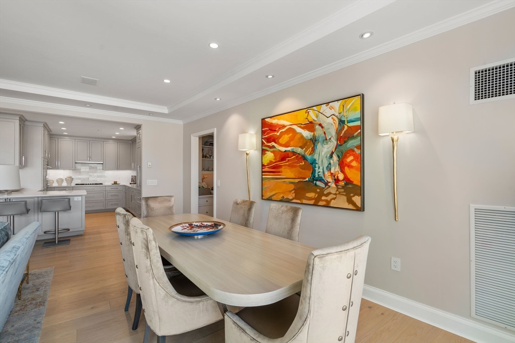 Boston, Massachusetts, 02199, United States, 3 Bedrooms Bedrooms, ,3 BathroomsBathrooms,Residential,For Sale,1940659