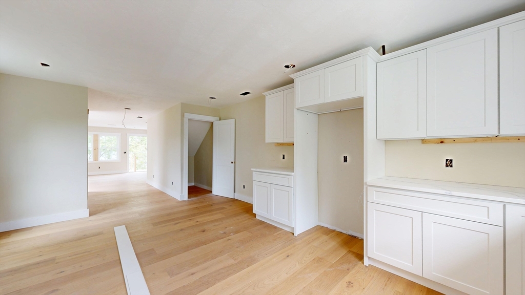 Worcester, Massachusetts, 01606, United States, 2 Bedrooms Bedrooms, ,2 BathroomsBathrooms,Residential,For Sale,1876220