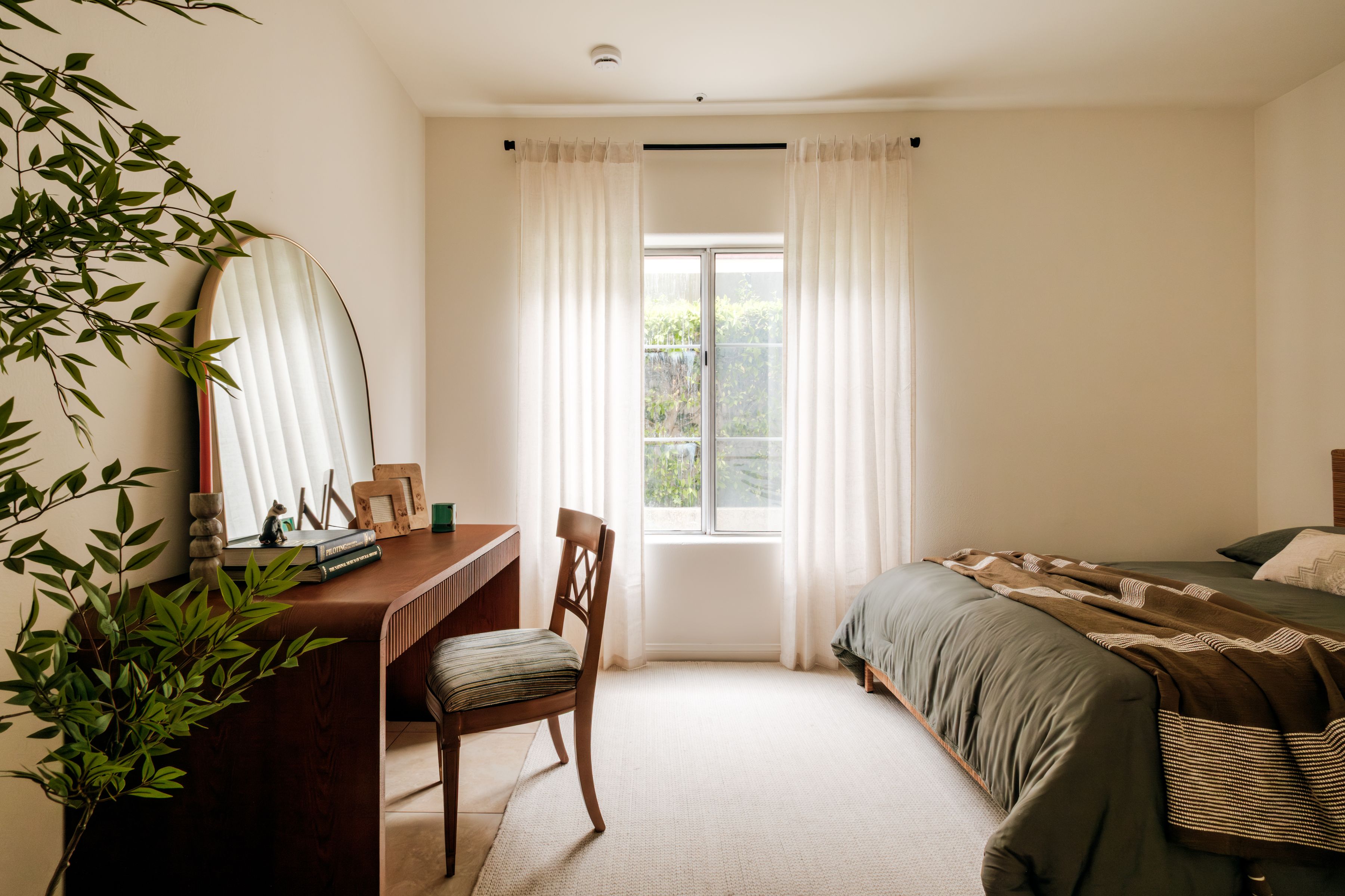  11920 Goshen Ave - 物件實景