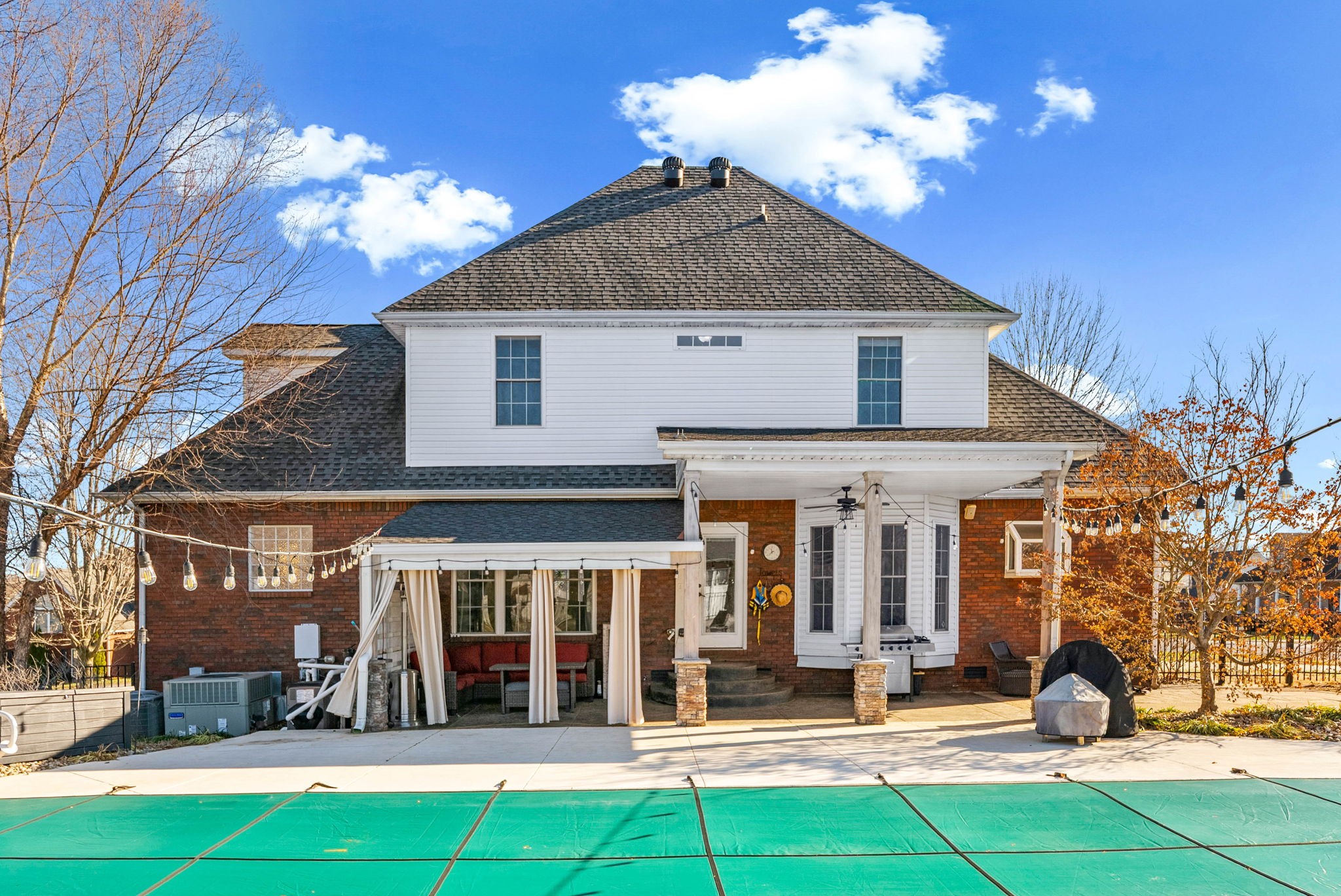 Clarksville, Tennessee, 37043, United States, 5 Bedrooms Bedrooms, ,3 BathroomsBathrooms,Residential,For Sale,2009051