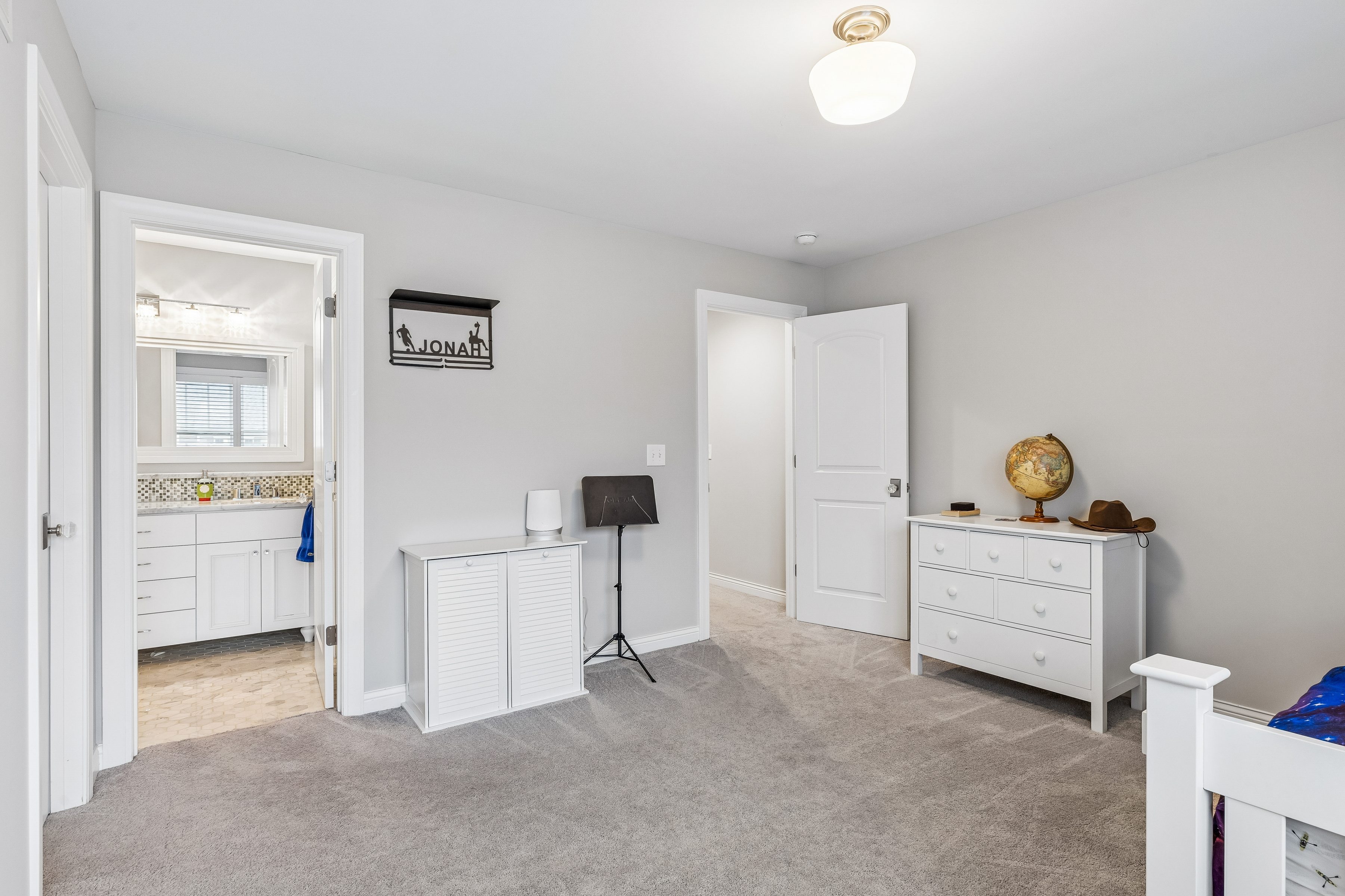  Elegant Living in Edina’s Yancey Park - 物件實景