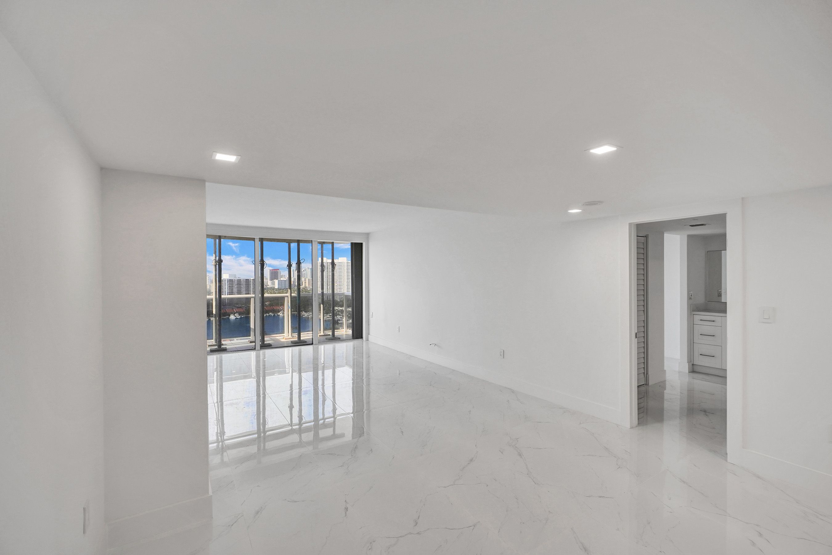  3625 N Country Club Dr, Aventura, FL, 33180 - 物件實景