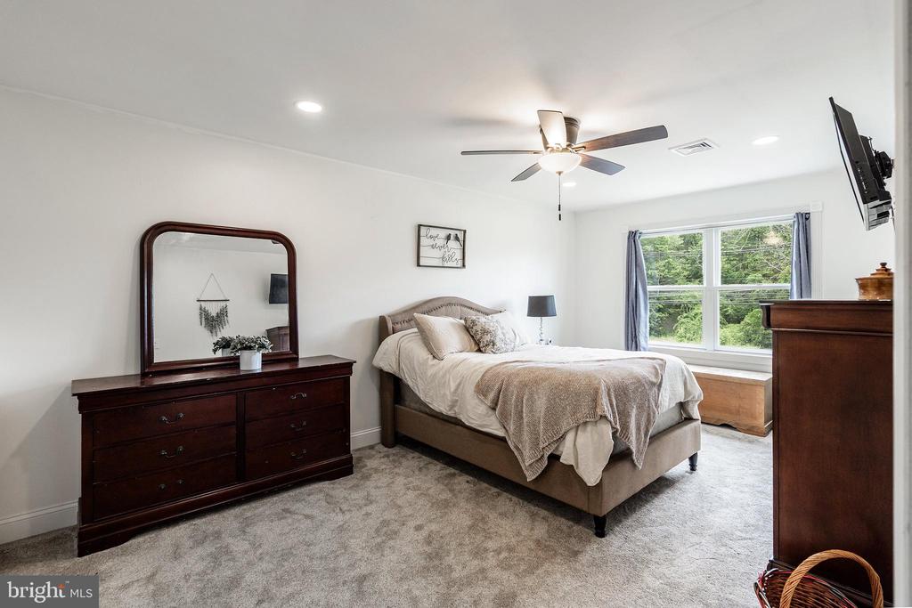 New Egypt, New Jersey, 08533, United States, 4 Bedrooms Bedrooms, ,3 BathroomsBathrooms,Residential,For Sale,1928612