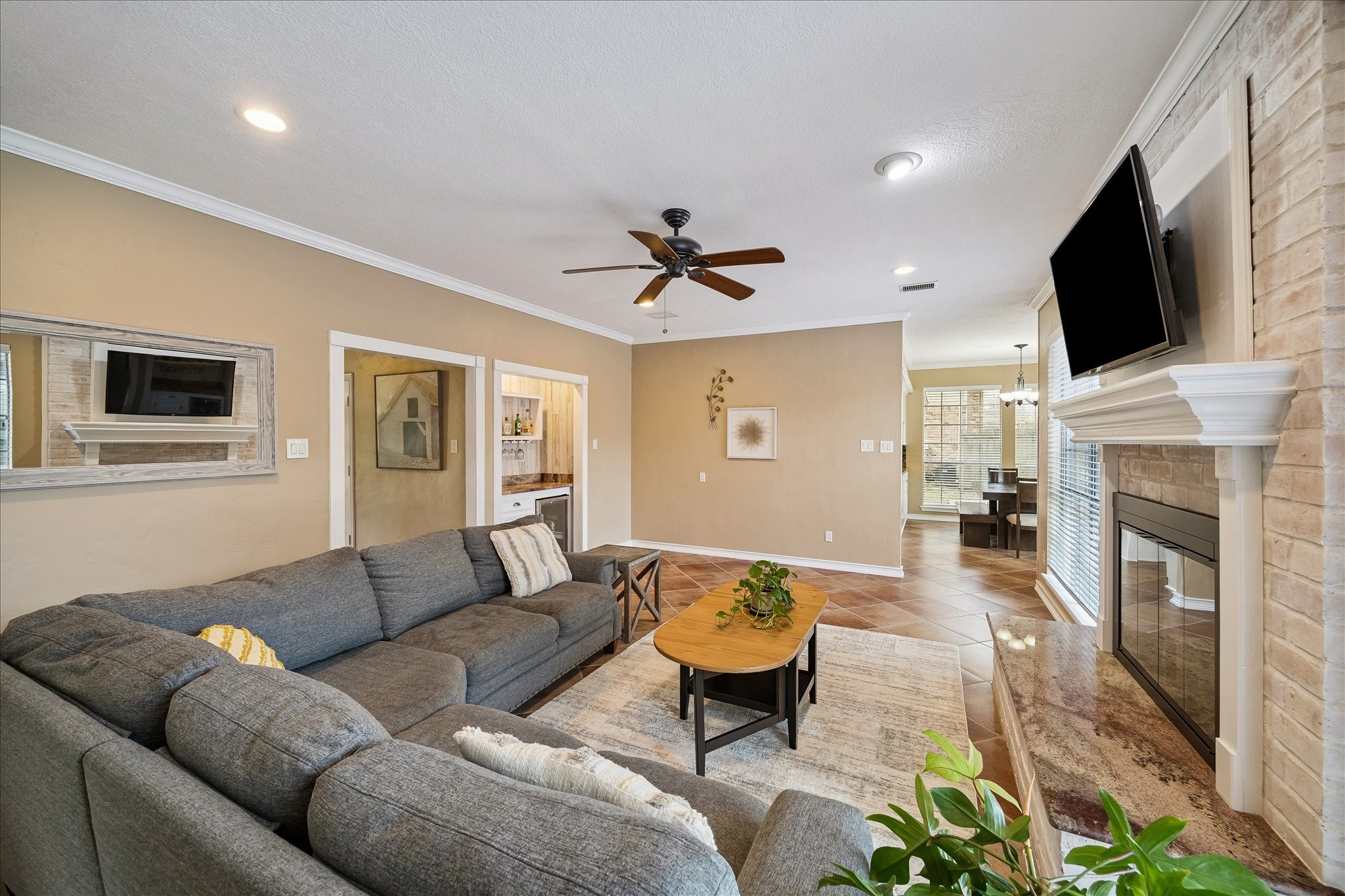  2919 Forest Garden Drive - 物件實景