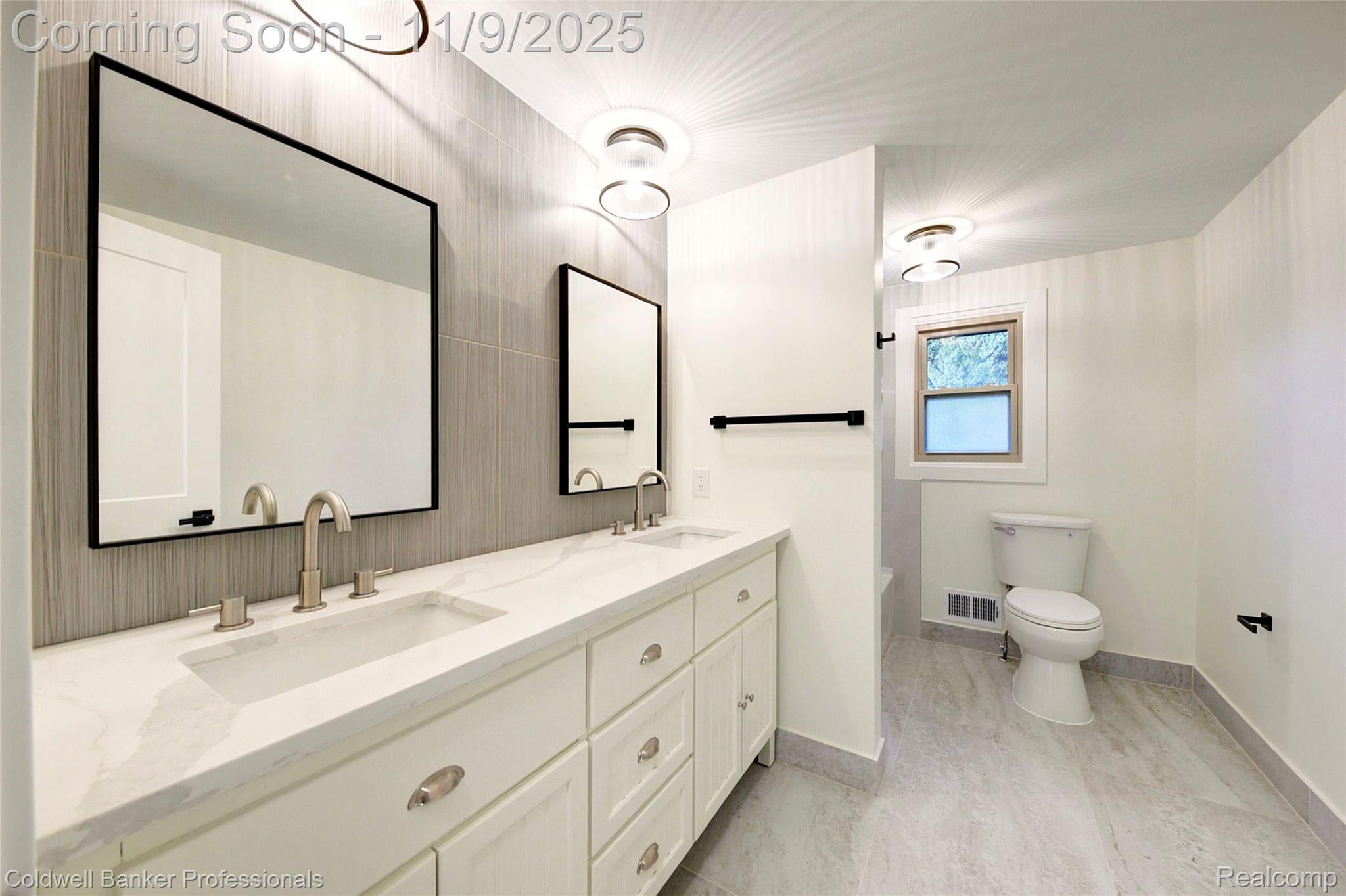 Troy, Michigan, 48085, United States, 4 Bedrooms Bedrooms, ,2 BathroomsBathrooms,Residential,For Sale,1989080