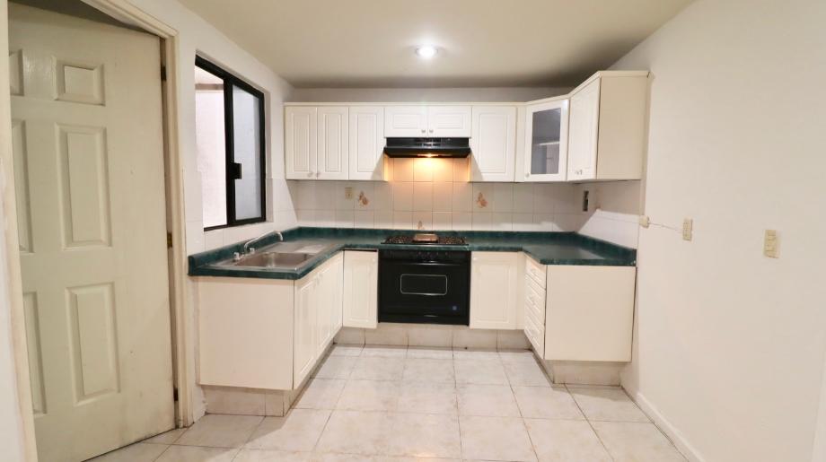 Morelia, Michoacán de Ocampo, 58090, Mexico, 6 Bedrooms Bedrooms, ,5 BathroomsBathrooms,Residential,For Sale,1917745