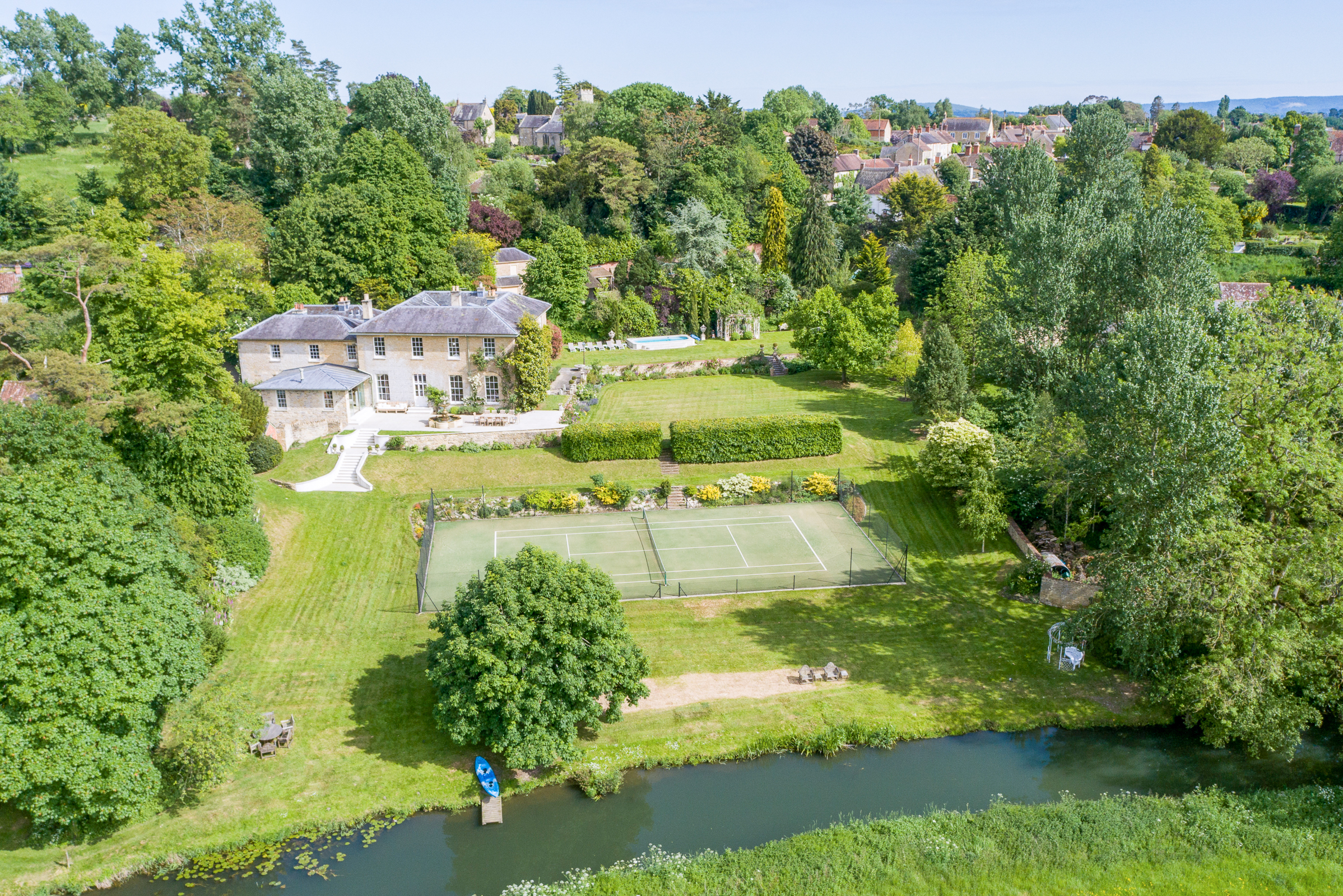  A distinguished river fronted elevated Georgian Manor House with far reaching vi - 物件實景