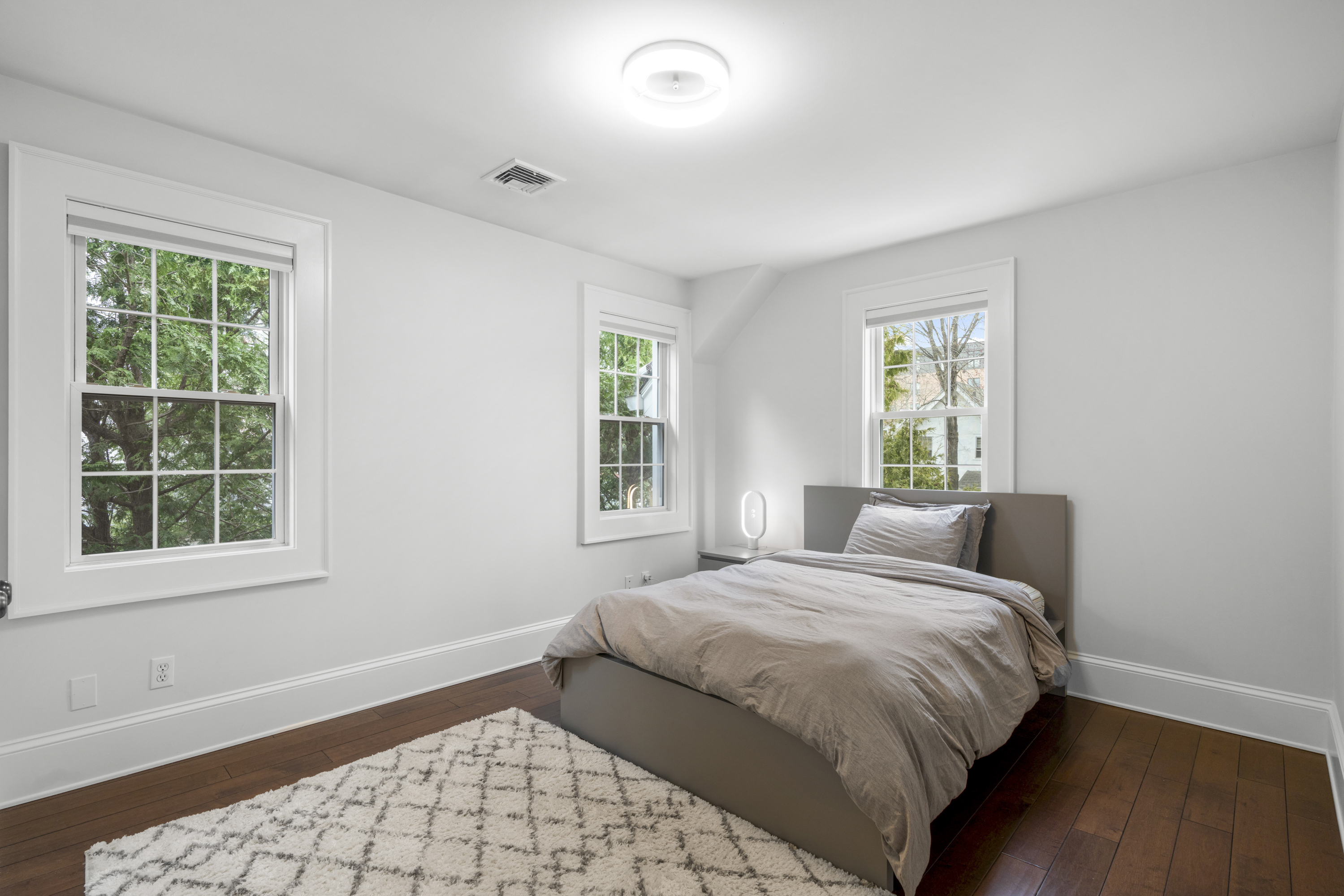  225 Larchmont Avenue - 物件實景