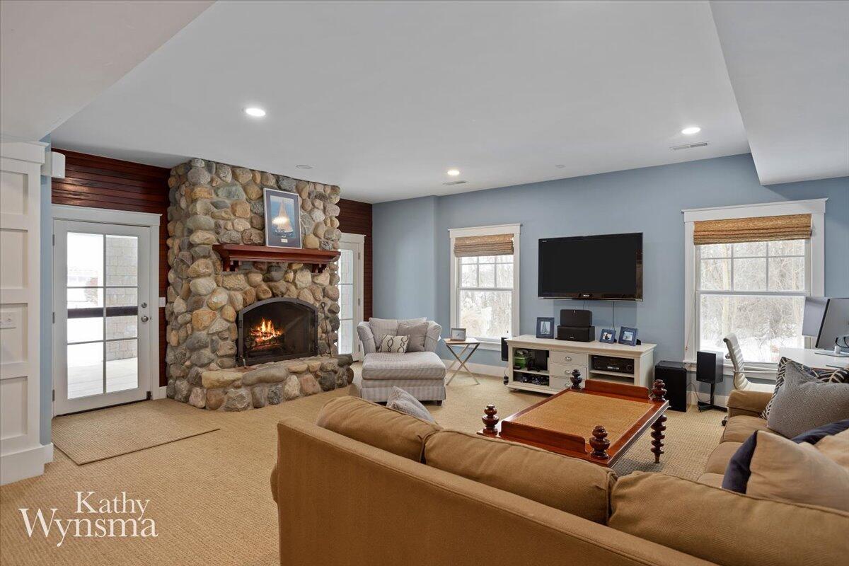 East Grand Rapids, Michigan, 49506, United States, 5 Bedrooms Bedrooms, ,5 BathroomsBathrooms,Residential,For Sale,1933647