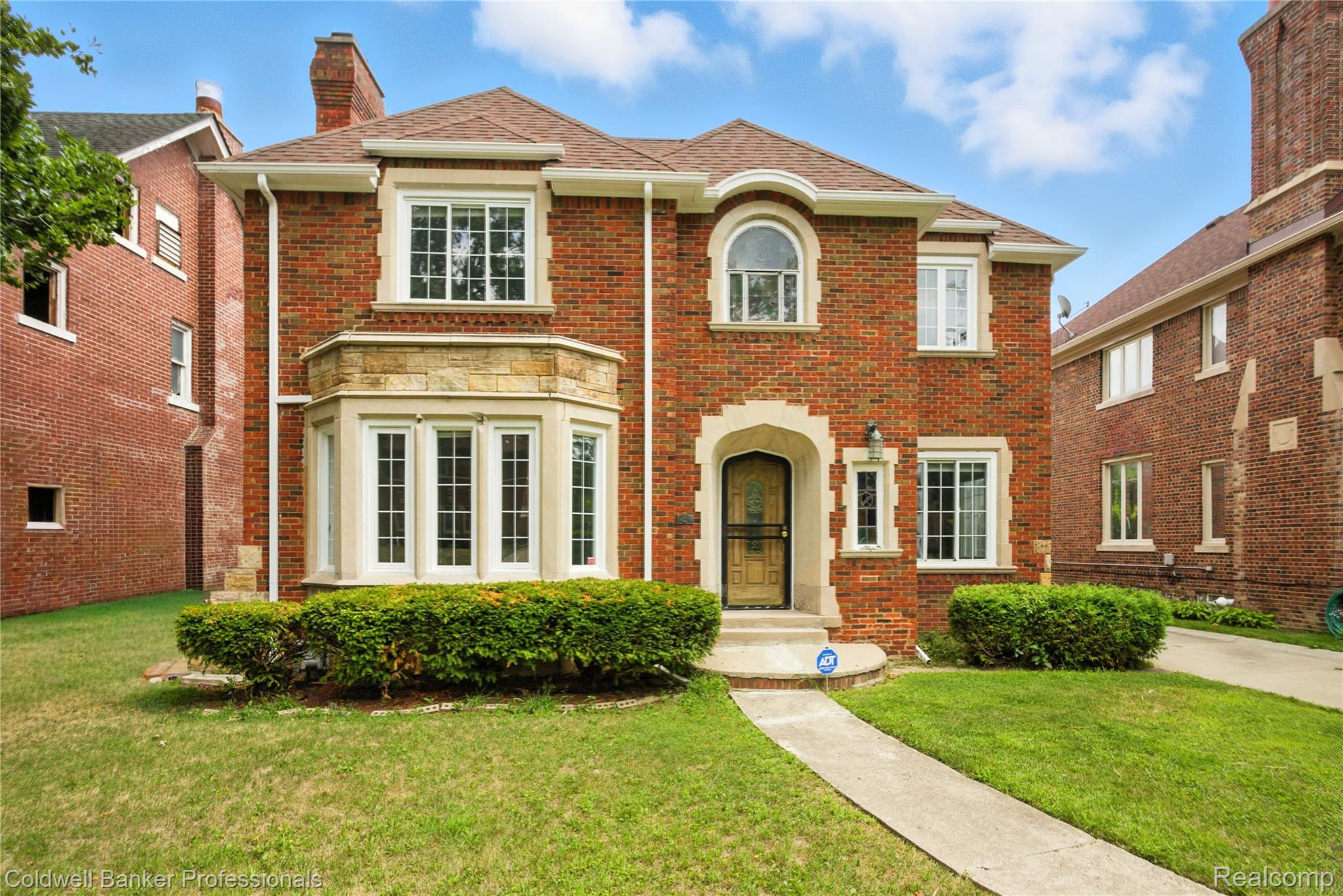 Detroit, Michigan, 48221, United States, 5 Bedrooms Bedrooms, ,5 BathroomsBathrooms,Residential,For Sale,1933562