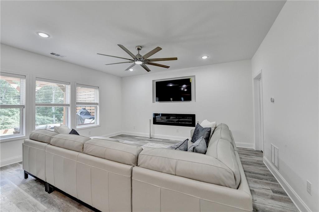 Gainesville, Georgia, 30506, United States, 5 Bedrooms Bedrooms, ,6 BathroomsBathrooms,Residential,For Sale,1978029