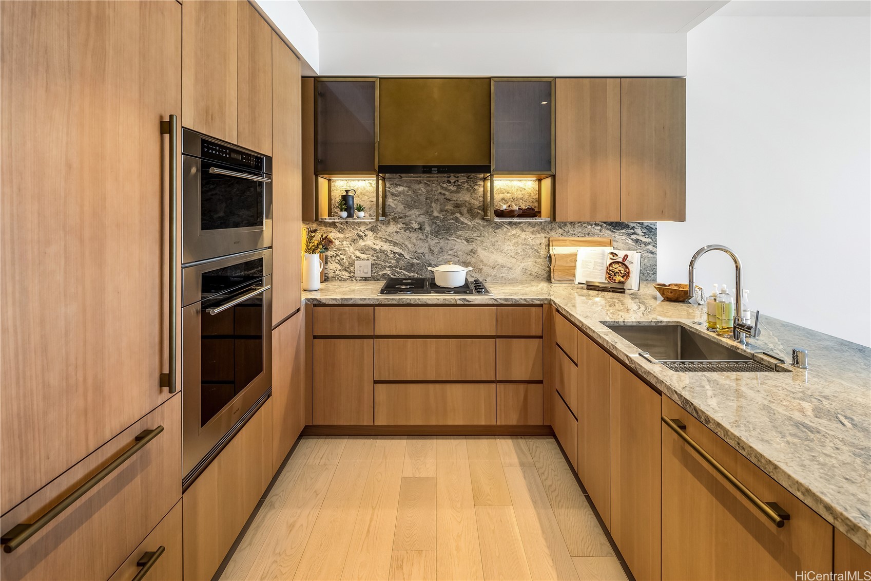 Honolulu, Hawaii, 96814, United States, 1 Bedroom Bedrooms, ,1 BathroomBathrooms,Residential,For Sale,1996229