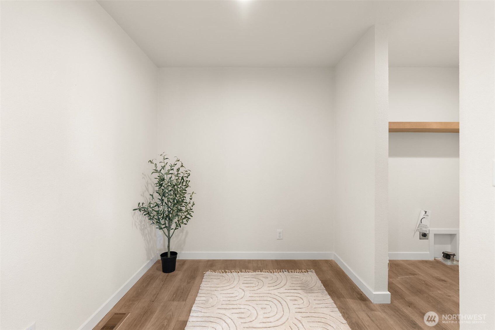 Napavine, Washington, 98565, United States, 5 Bedrooms Bedrooms, ,2 BathroomsBathrooms,Residential,For Sale,1981873