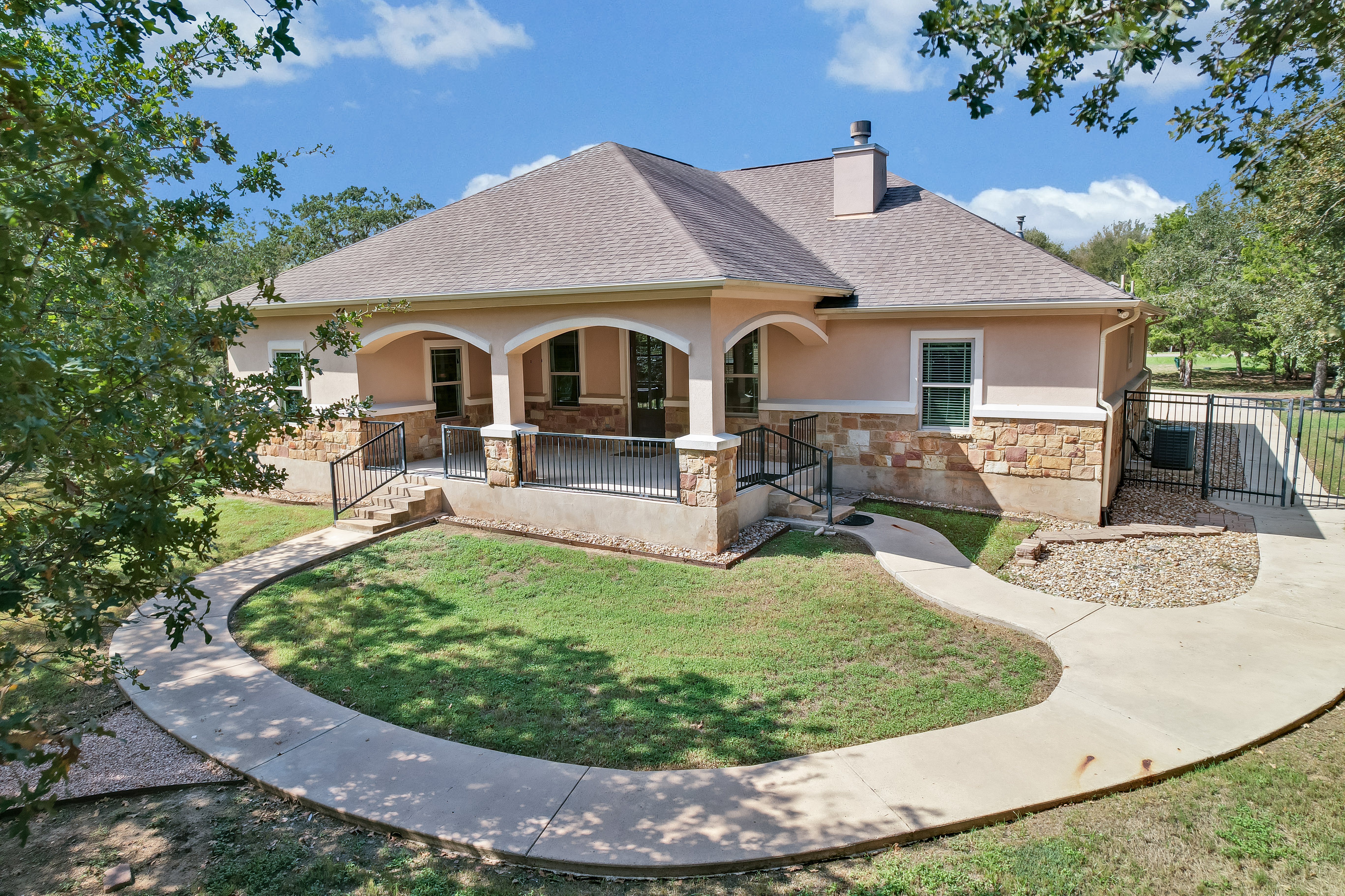  Elegant Living on 1.08 Acres - 物件實景
