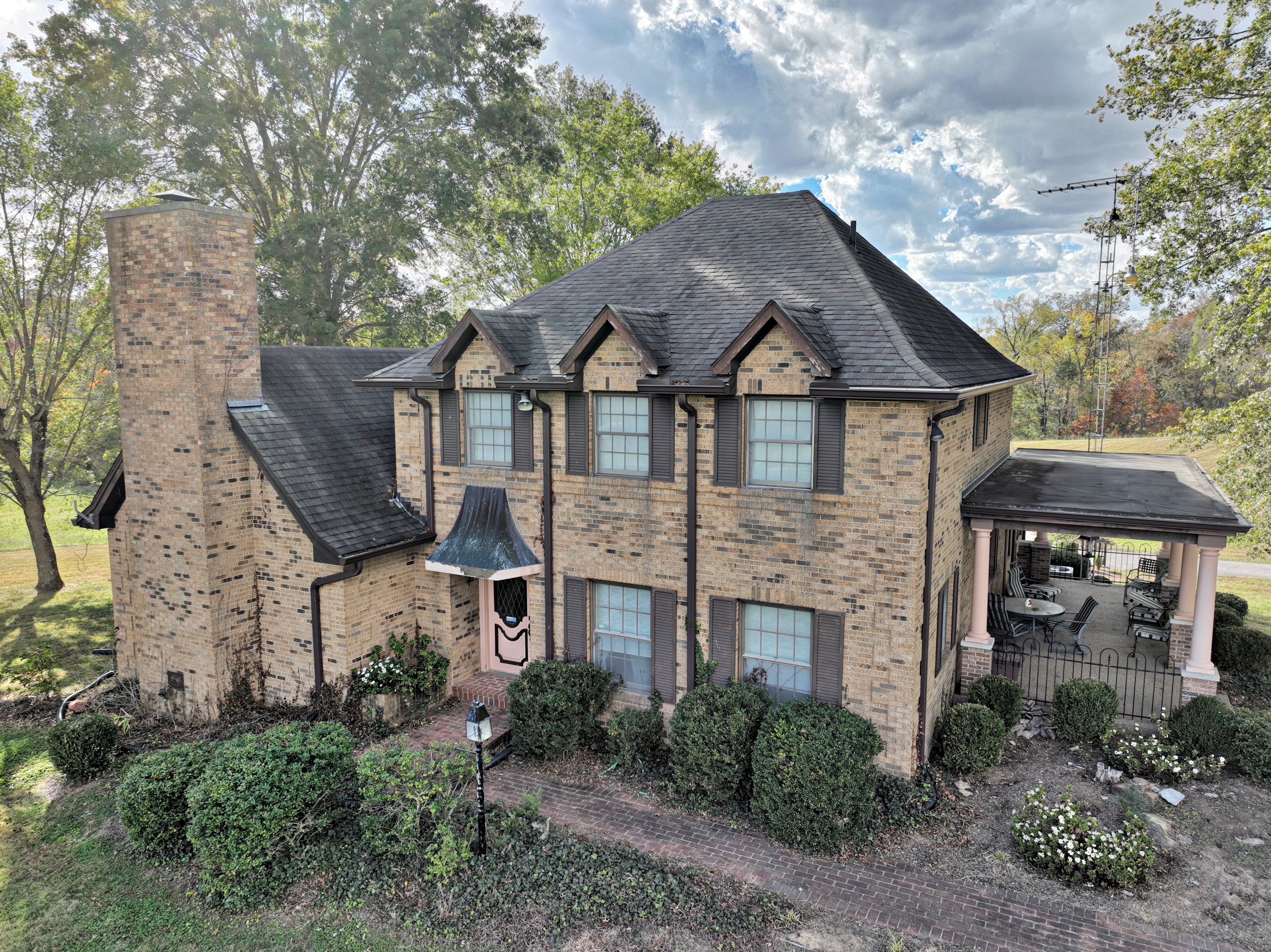 Loogootee, Indiana, 47553, United States, 3 Bedrooms Bedrooms, ,4 BathroomsBathrooms,Residential,For Sale,2002453