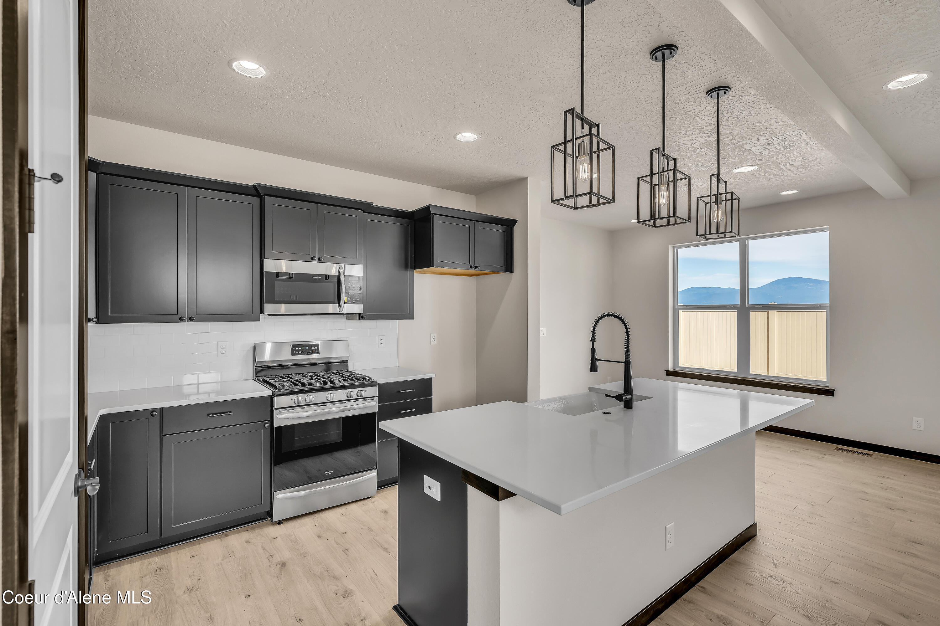 Coeur d'Alene, Idaho, 83815, United States, 5 Bedrooms Bedrooms, ,3 BathroomsBathrooms,Residential,For Sale,1975860