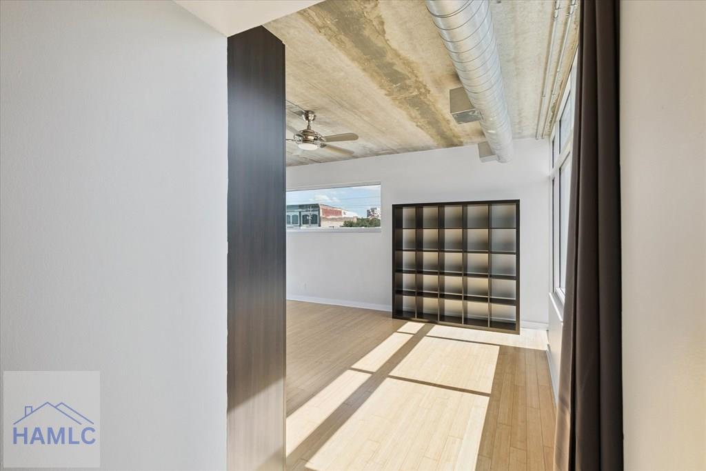 Savannah, Georgia, 31401, United States, 2 Bedrooms Bedrooms, ,3 BathroomsBathrooms,Residential,For Sale,1957679