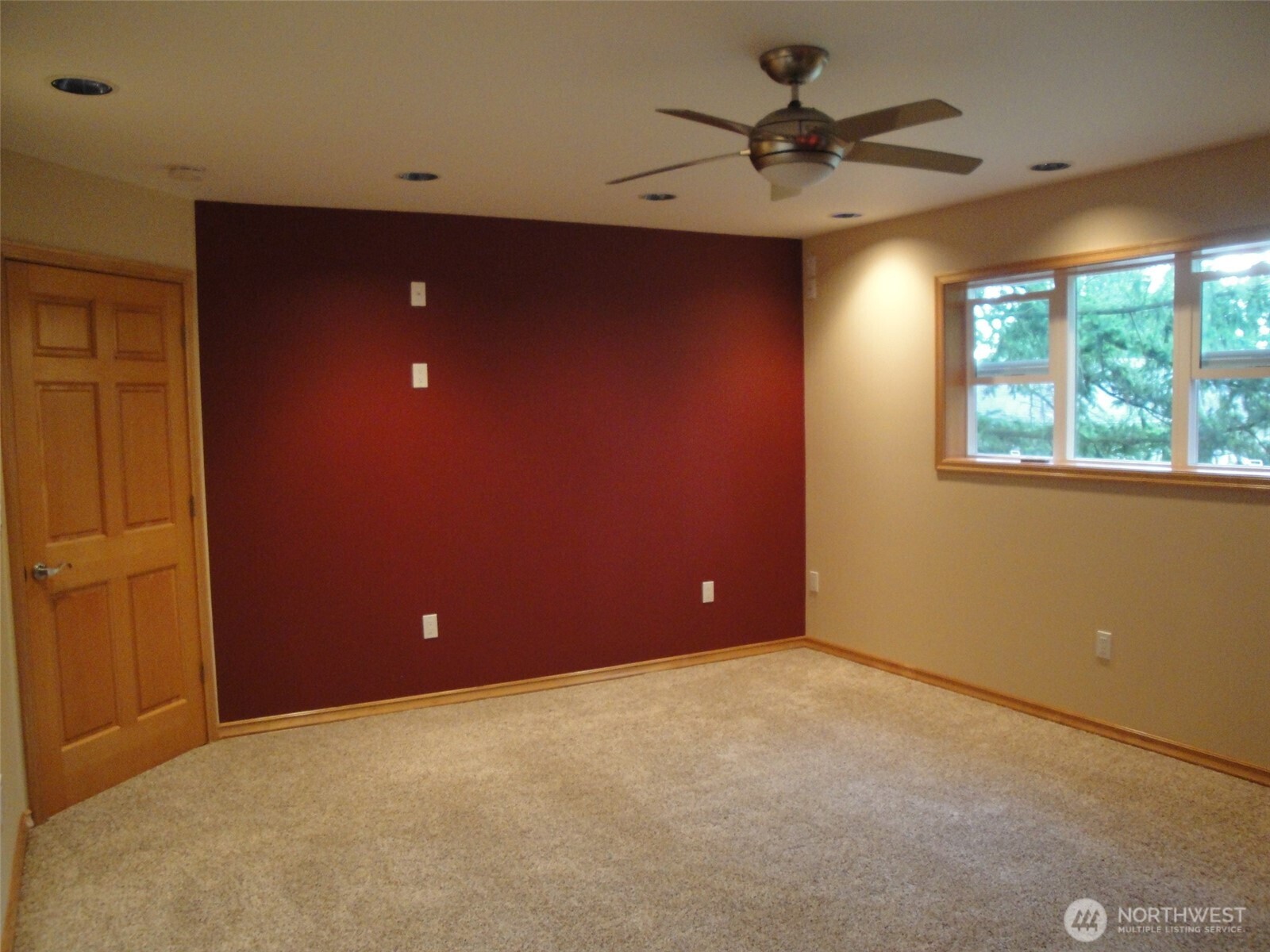 Kirkland, Washington, 98034, United States, 4 Bedrooms Bedrooms, ,3 BathroomsBathrooms,Residential,For Sale,1975566