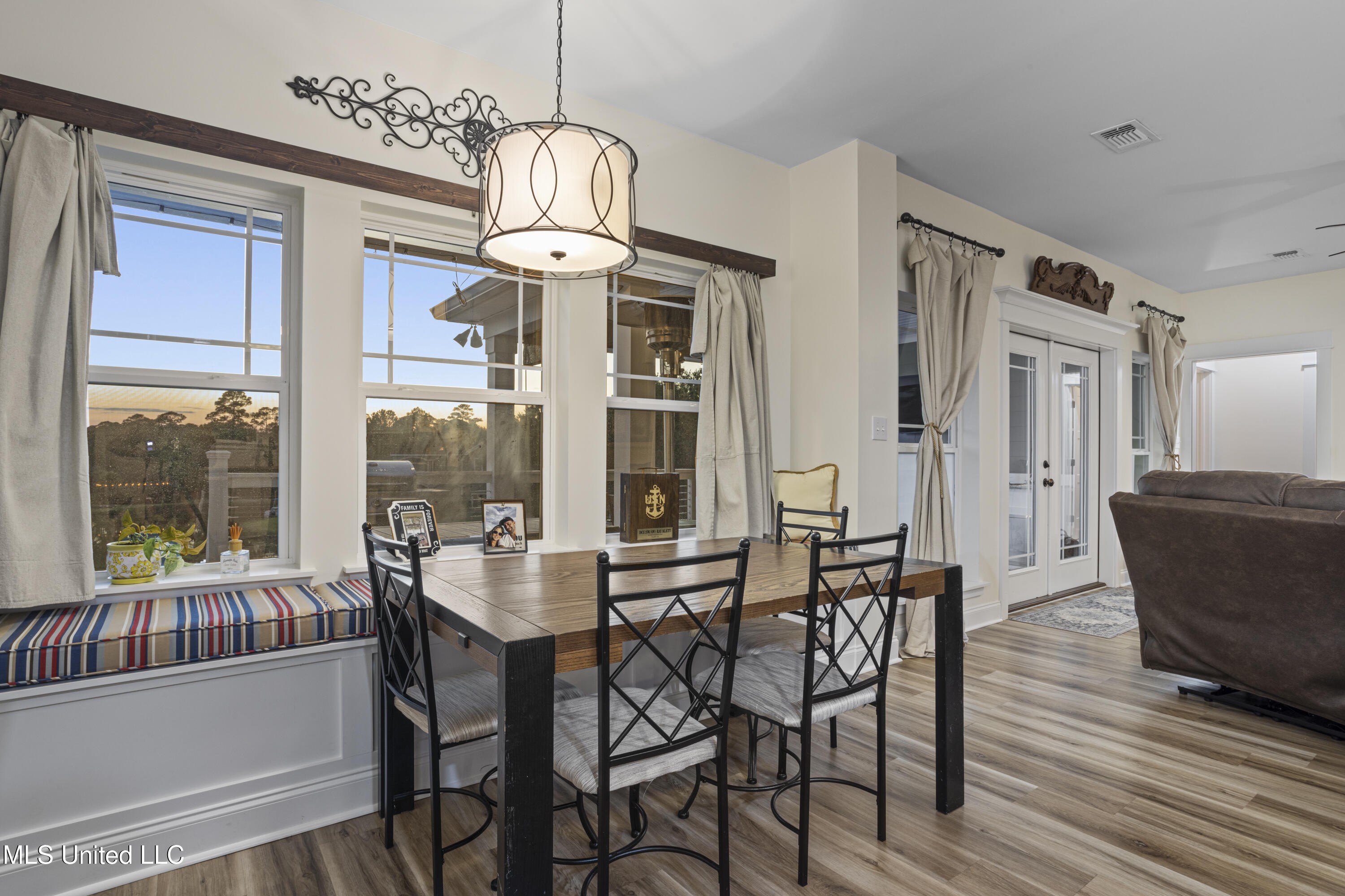 Biloxi, Mississippi, 39532, United States, 3 Bedrooms Bedrooms, ,2 BathroomsBathrooms,Residential,For Sale,1977192