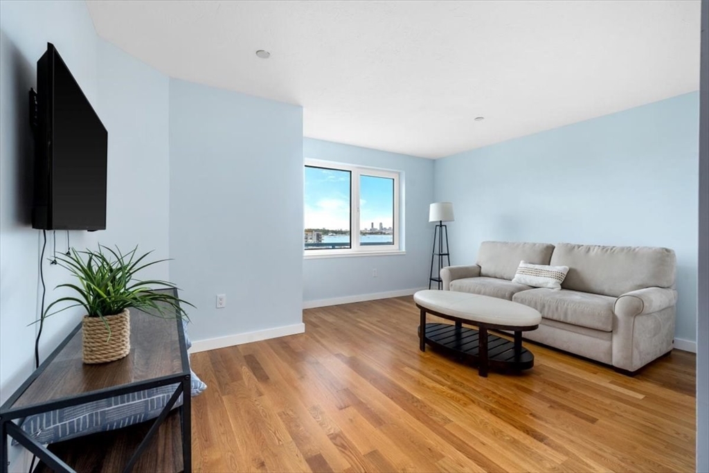 Quincy, Massachusetts, 02171, United States, 2 Bedrooms Bedrooms, ,2 BathroomsBathrooms,Residential,For Sale,1925406