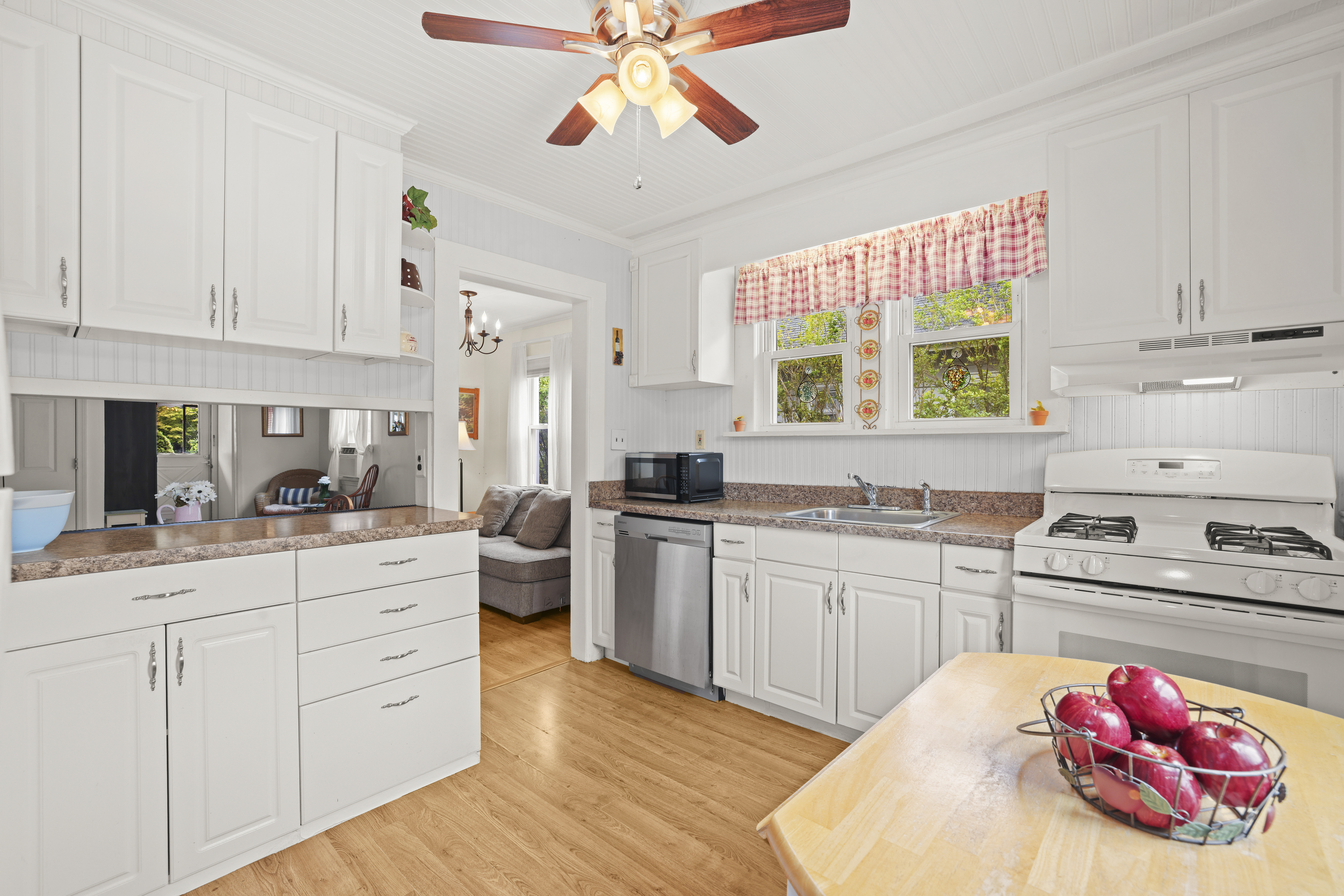 Pequannock, New Jersey, 07440, United States, 4 Bedrooms Bedrooms, ,2 BathroomsBathrooms,Residential,For Sale,1923115