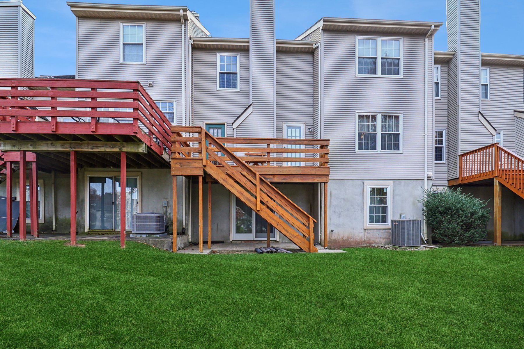  ?Bridle Club? Multi Level Townhome - 物件實景