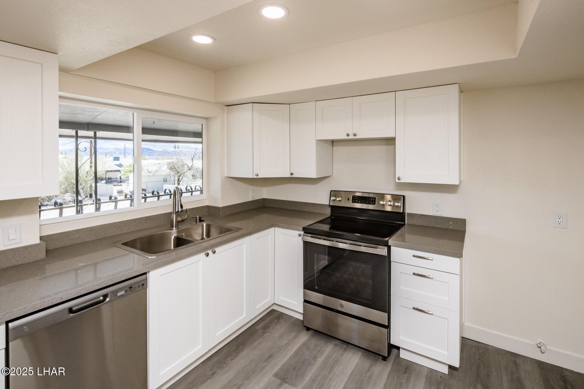 Lake Havasu City, Arizona, 86403, United States, 6 Bedrooms Bedrooms, ,2 BathroomsBathrooms,Residential,For Sale,1744753