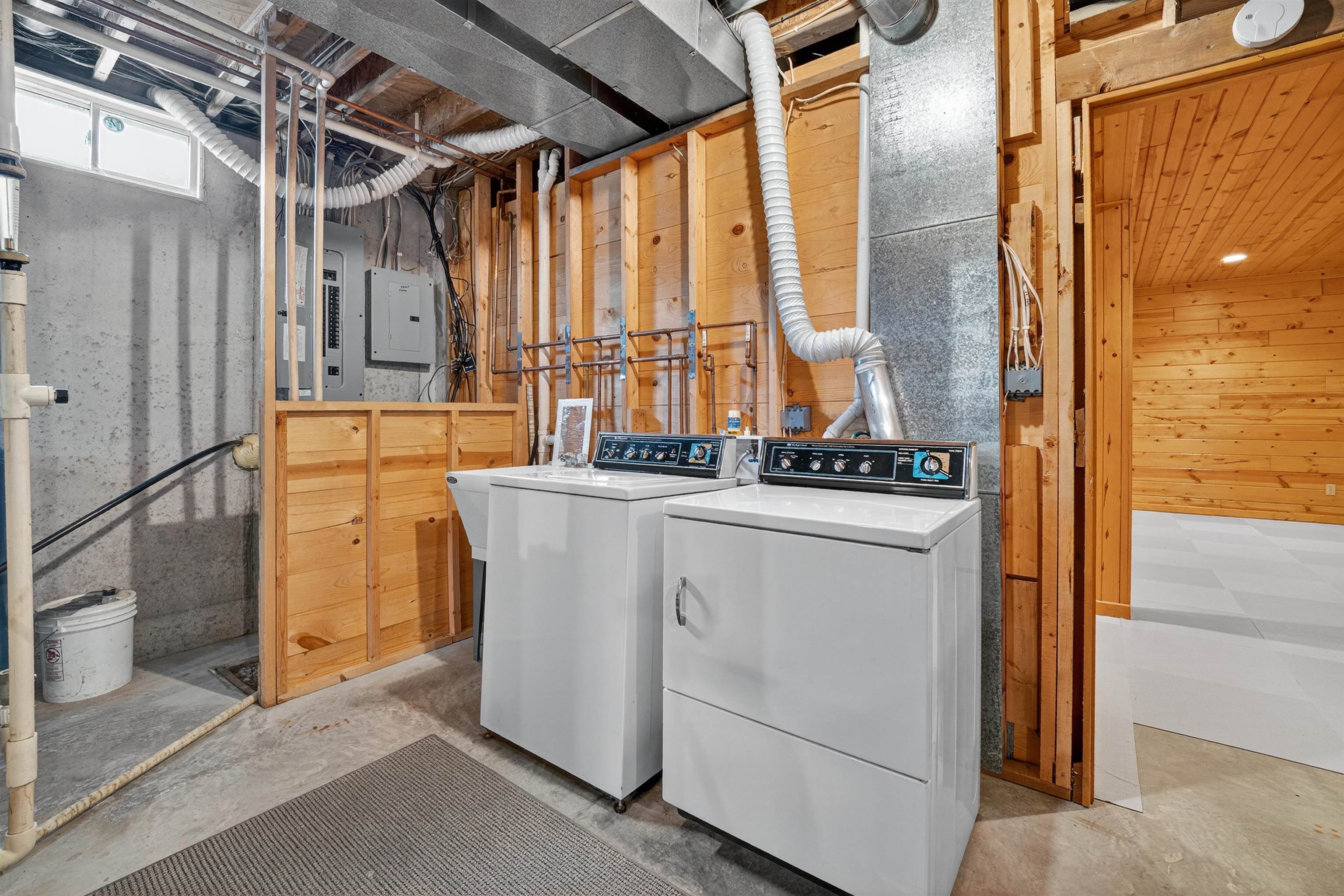 IOLA, Wisconsin, 54945, United States, 2 Bedrooms Bedrooms, ,3 BathroomsBathrooms,Residential,For Sale,1991168