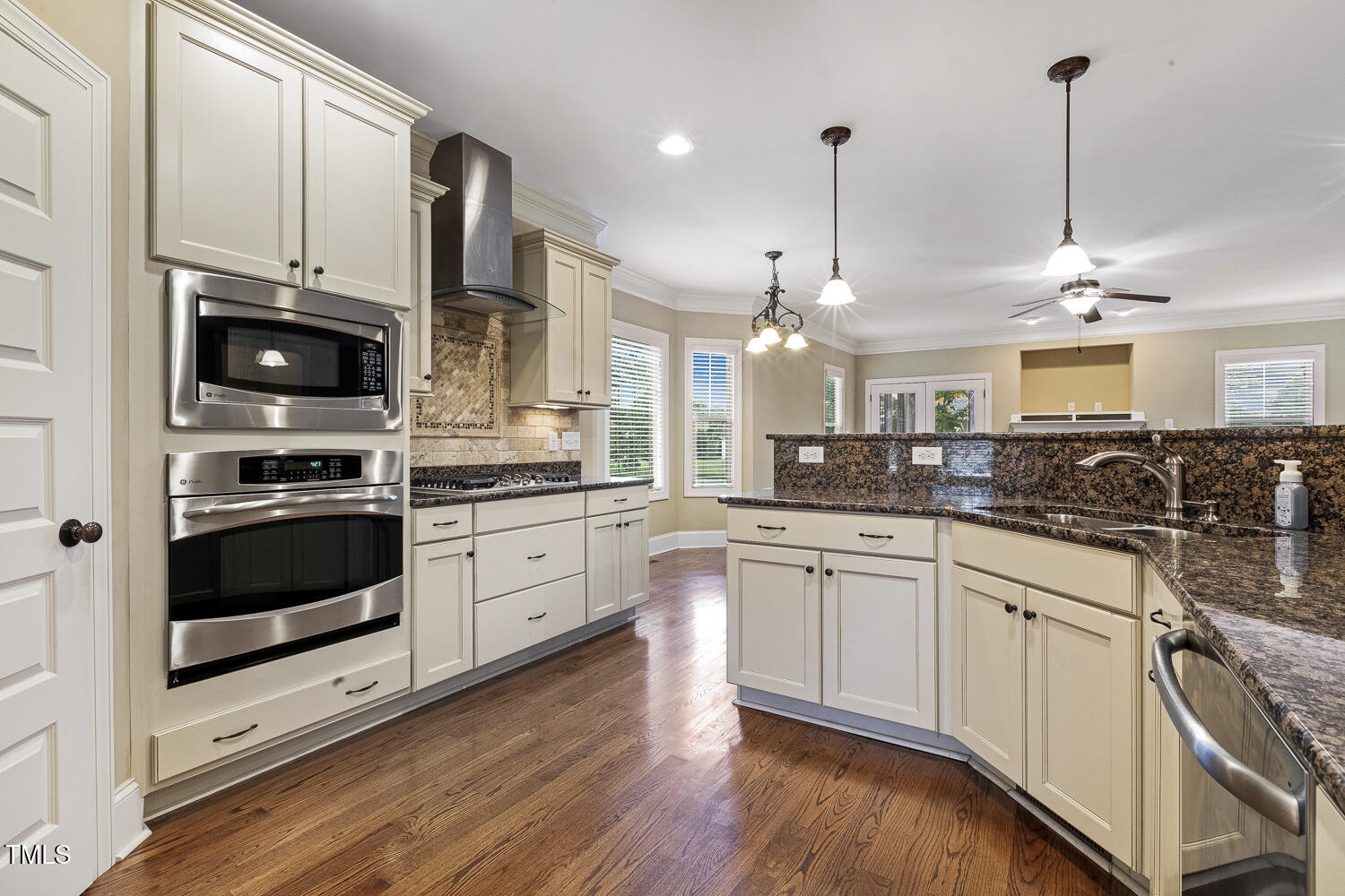 Fuquay Varina, North Carolina, 27526, United States, 4 Bedrooms Bedrooms, ,4 BathroomsBathrooms,Residential,For Sale,1889692