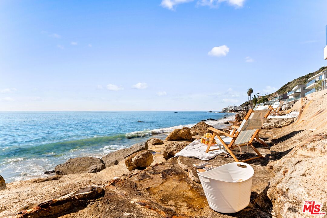 Malibu, California, 90265, United States, 3 Bedrooms Bedrooms, ,3 BathroomsBathrooms,Residential,For Sale,1989426