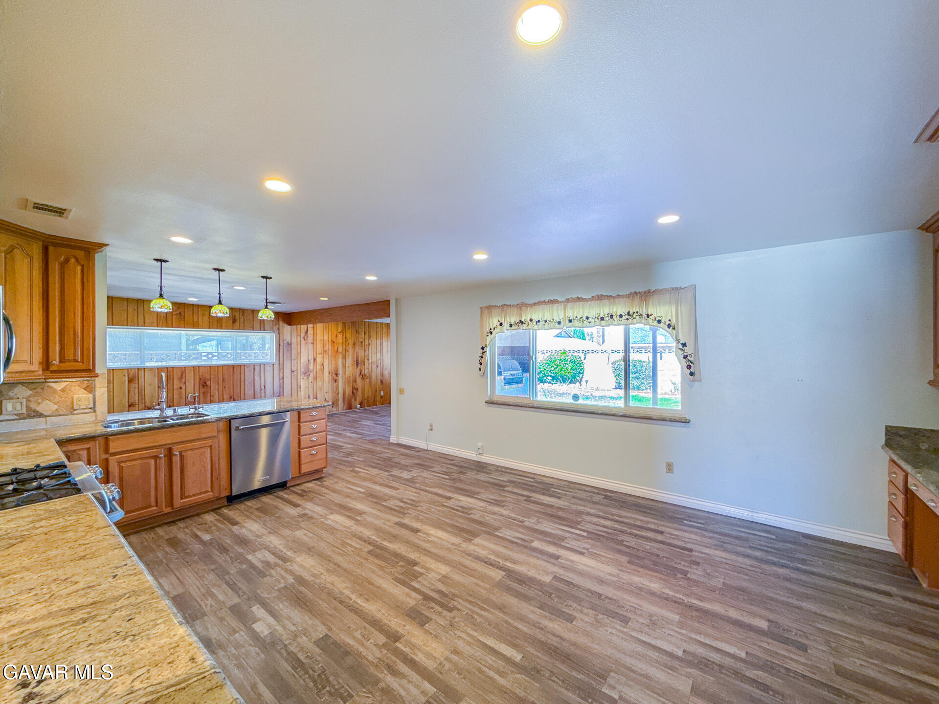 Palmdale, California, 93550, United States, 4 Bedrooms Bedrooms, ,2 BathroomsBathrooms,Residential,For Sale,2028325